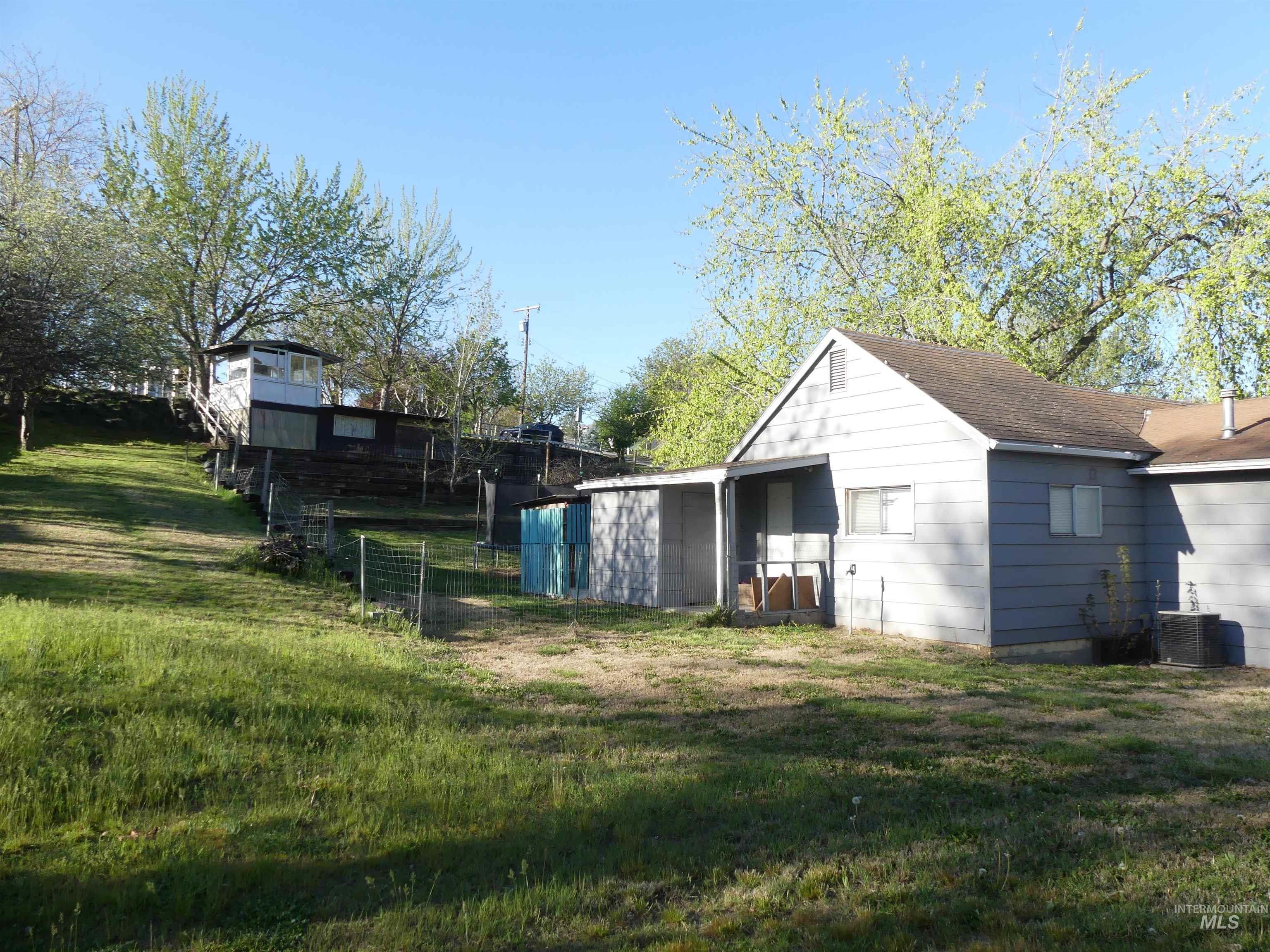 1422-1430 16th Ave, Clarkston, Washington 99403, 2 Bedrooms, 1 Bathroom, Residential Income For Sale, Price $499,000, 98976443