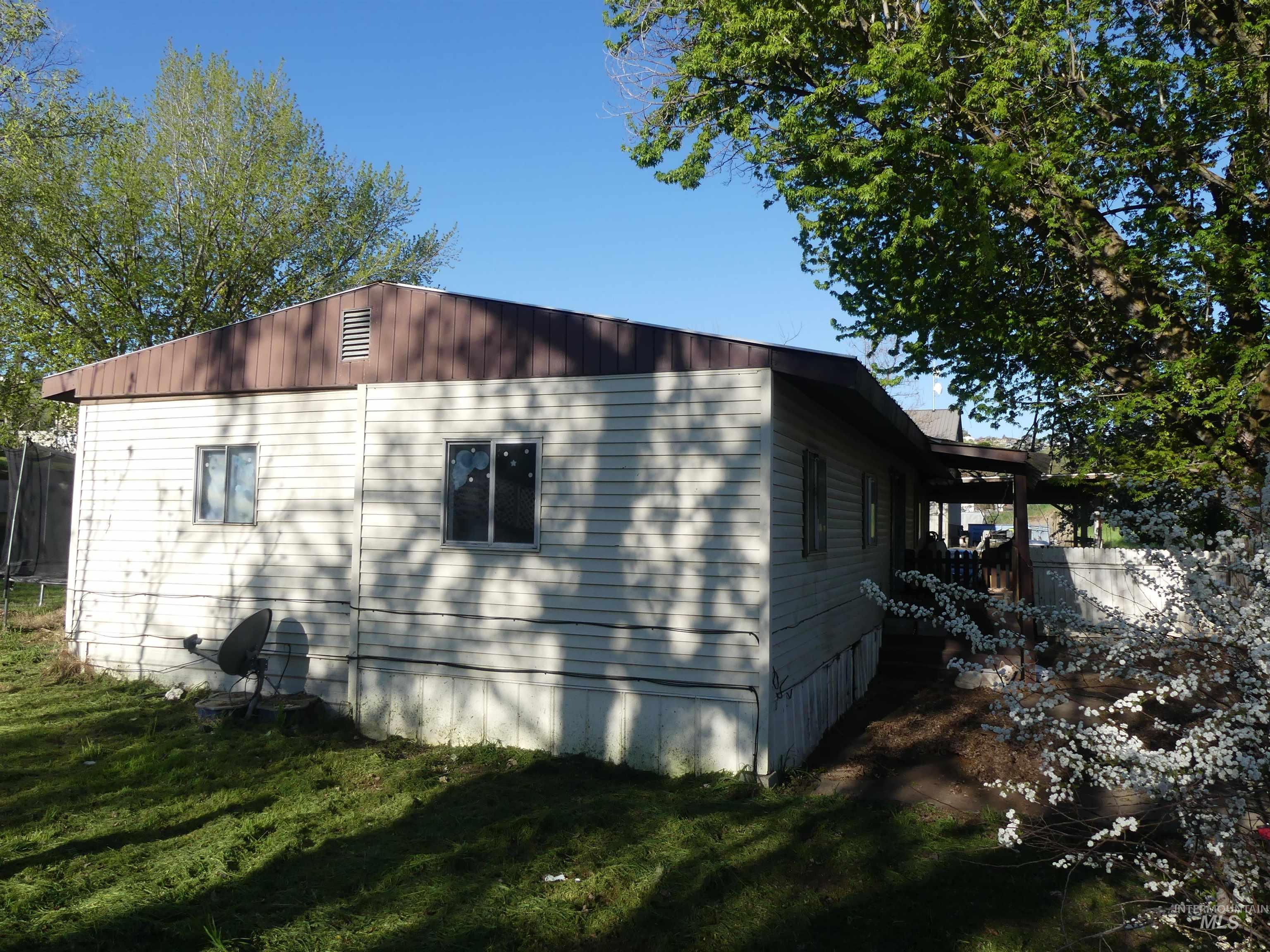 1422-1430 16th Ave, Clarkston, Washington 99403, 2 Bedrooms, 1 Bathroom, Residential Income For Sale, Price $499,000, 98976443