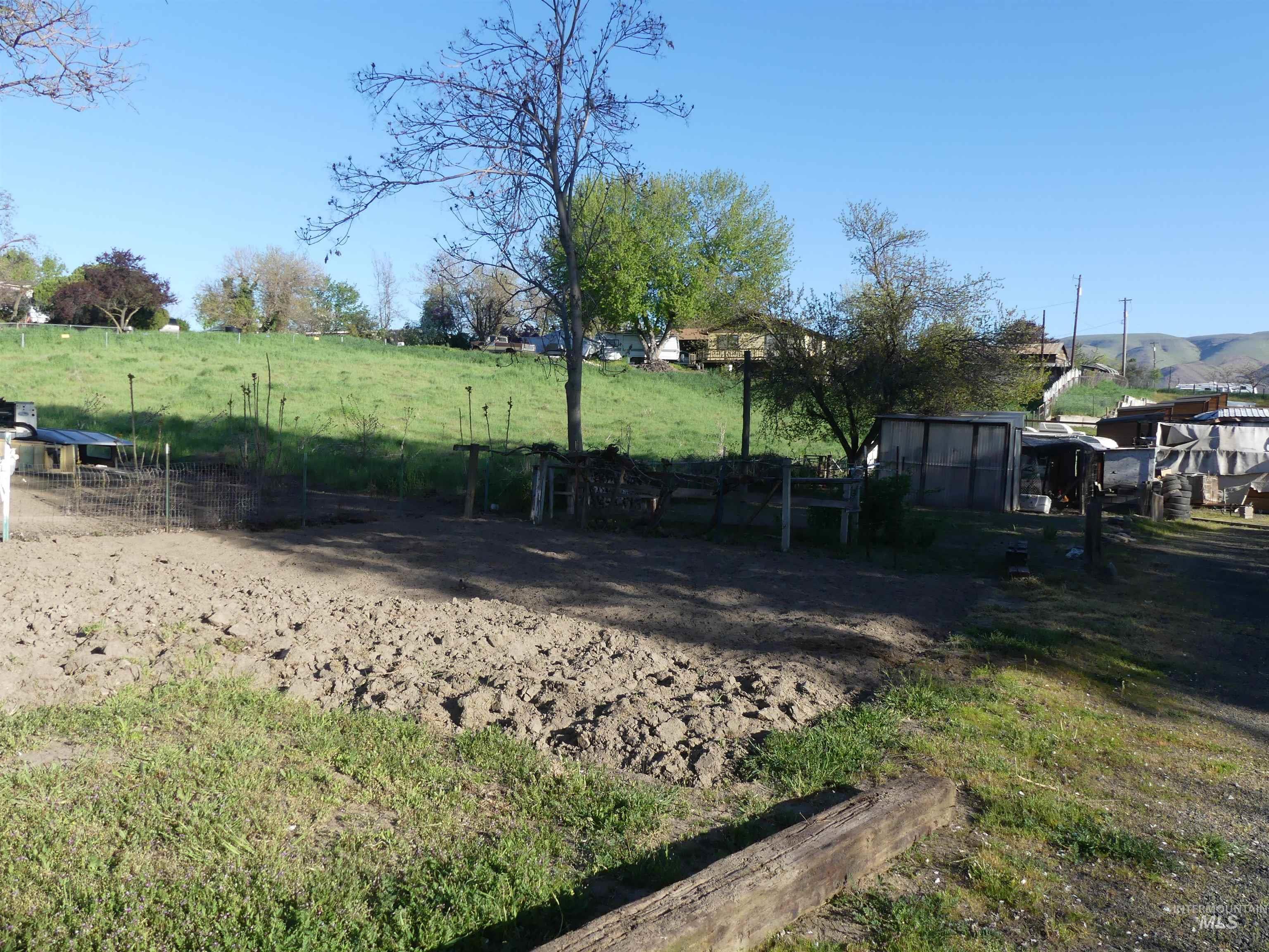 1422-1430 16th Ave, Clarkston, Washington 99403, 2 Bedrooms, 1 Bathroom, Residential Income For Sale, Price $499,000, 98976443