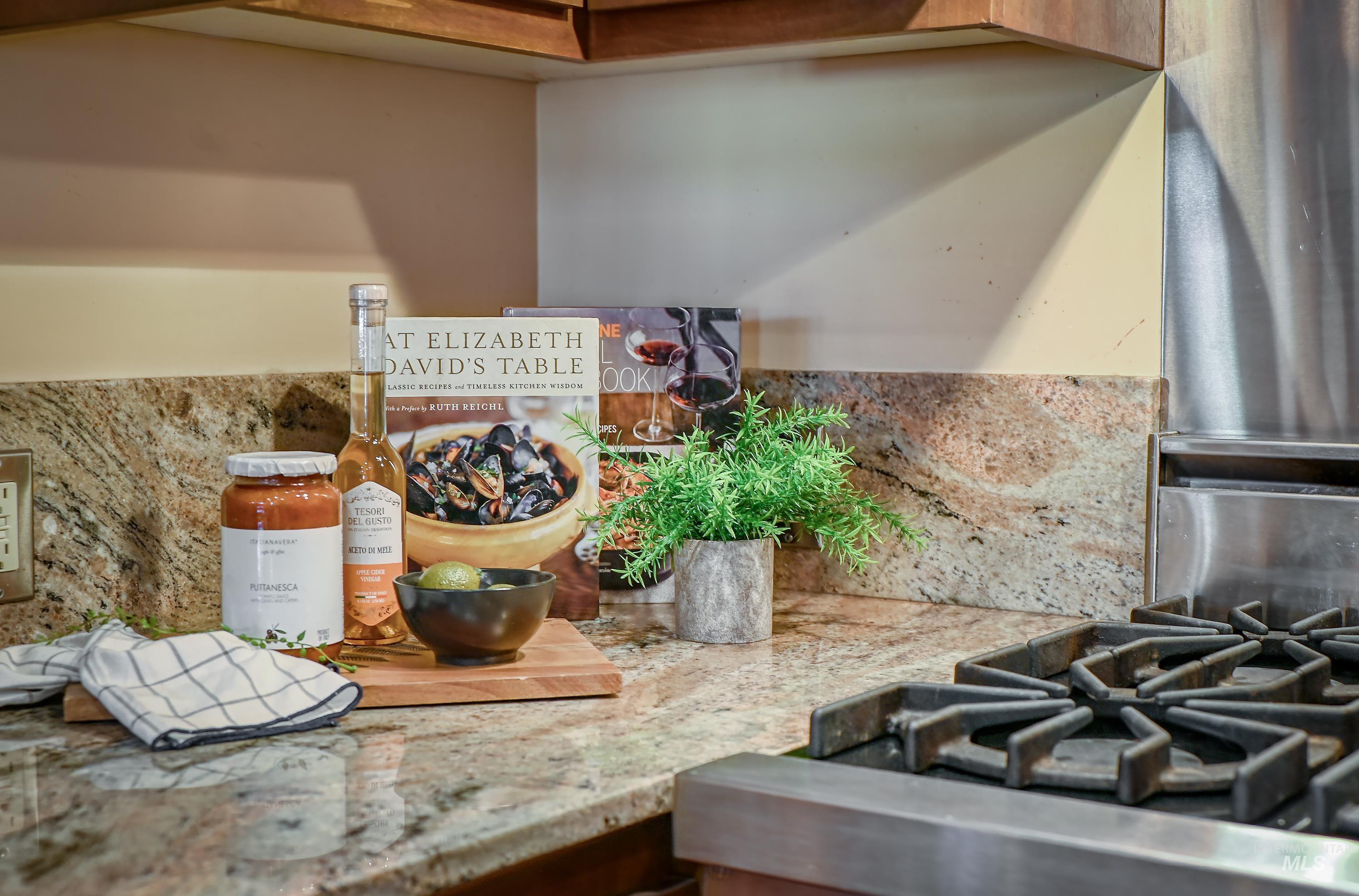 3646 N Ambergina Lane, Boise, Idaho 83703, 3 Bedrooms, 2.5 Bathrooms, Residential For Sale, Price $799,000, 98976446