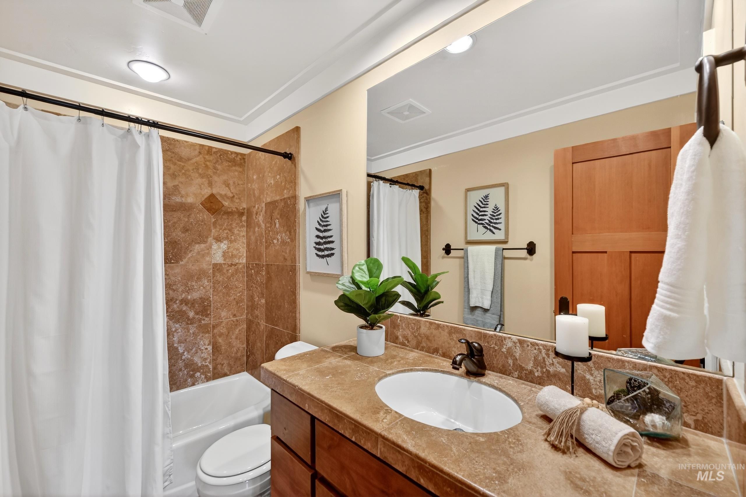 3646 N Ambergina Lane, Boise, Idaho 83703, 3 Bedrooms, 2.5 Bathrooms, Residential For Sale, Price $799,000, 98976446