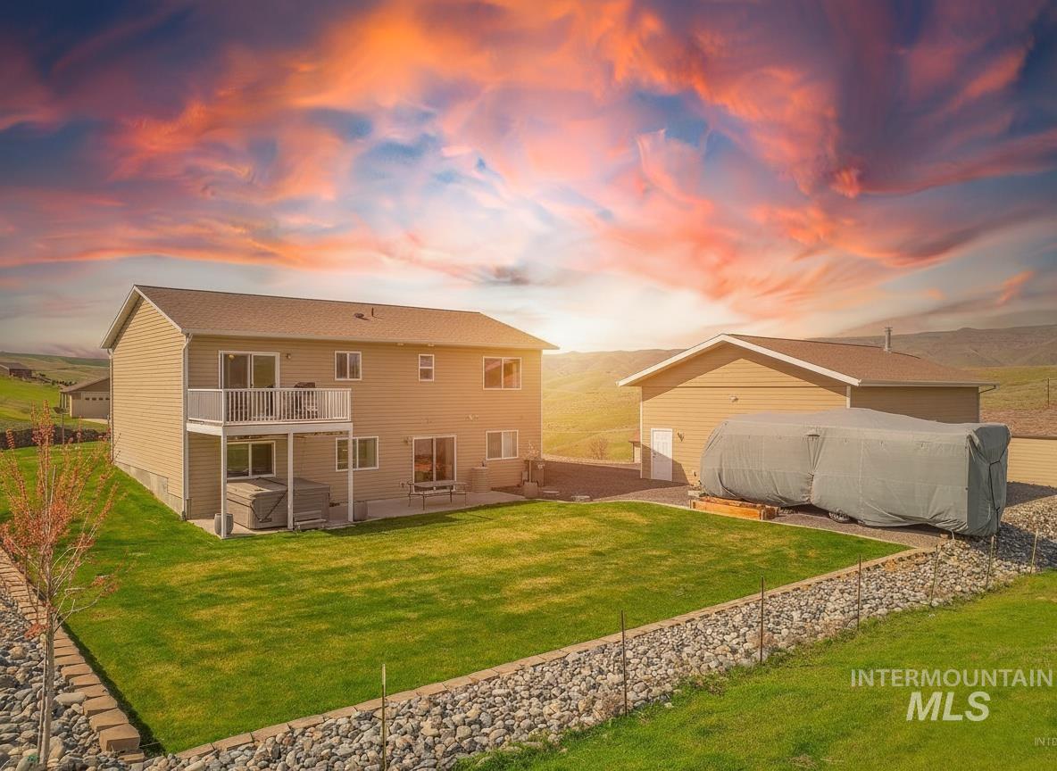 2245 Pitchstone Dr, Clarkston, Washington 99403, 4 Bedrooms, 3 Bathrooms, Residential For Sale, Price $557,000, 98976447