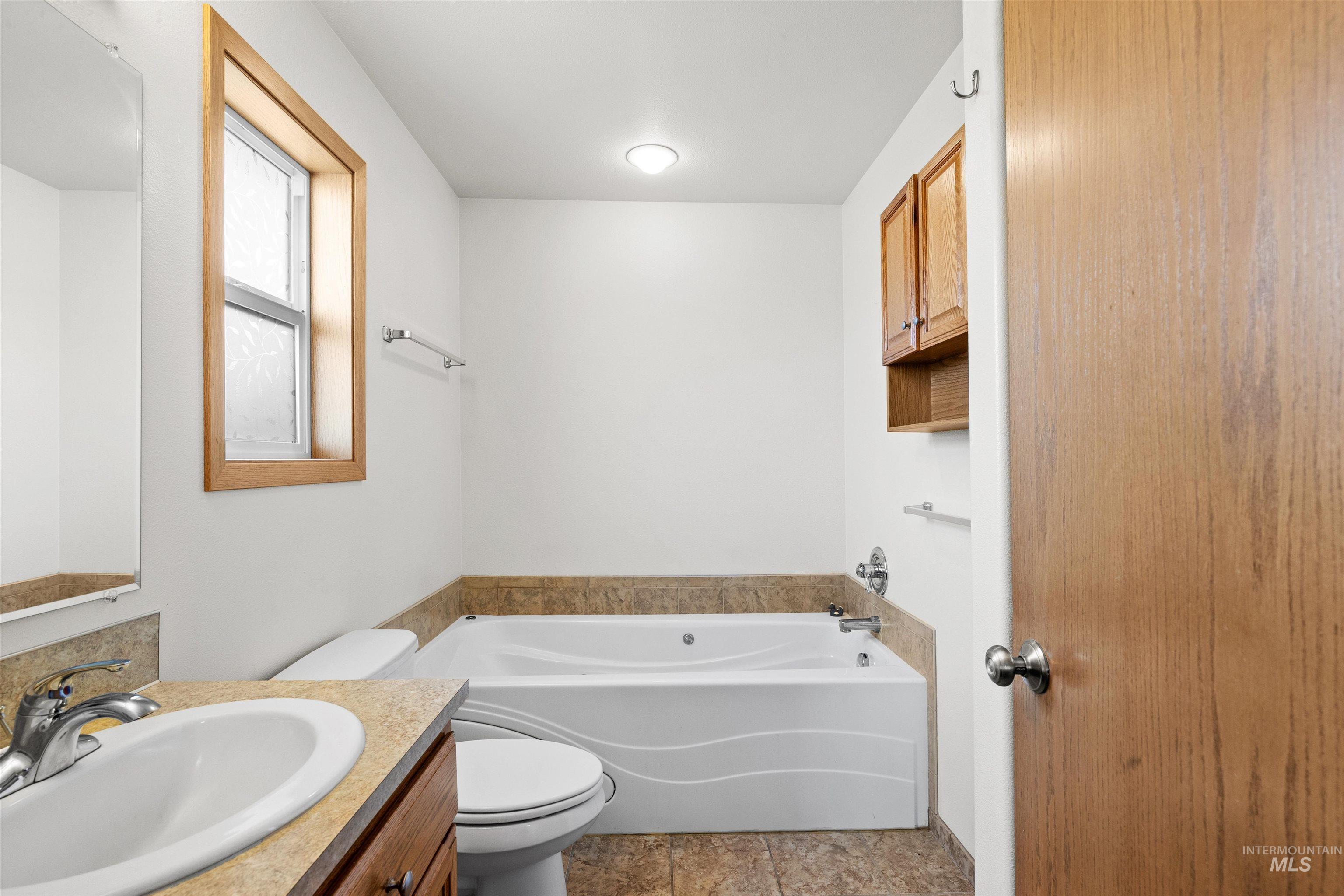 2245 Pitchstone Dr, Clarkston, Washington 99403, 4 Bedrooms, 3 Bathrooms, Residential For Sale, Price $577,500, 98976447