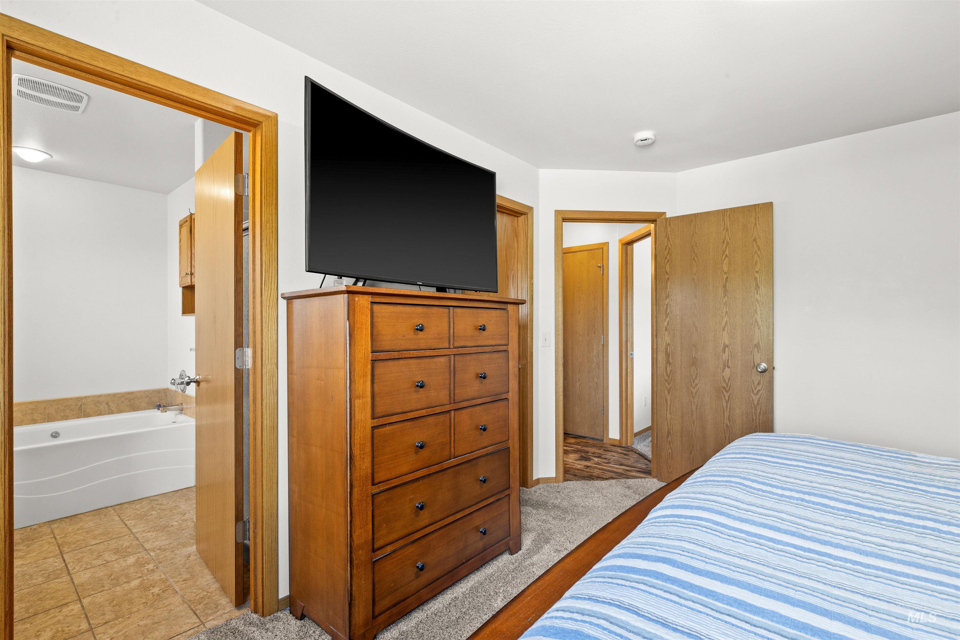 2245 Pitchstone Dr, Clarkston, Washington 99403, 4 Bedrooms, 3 Bathrooms, Residential For Sale, Price $577,500, 98976447