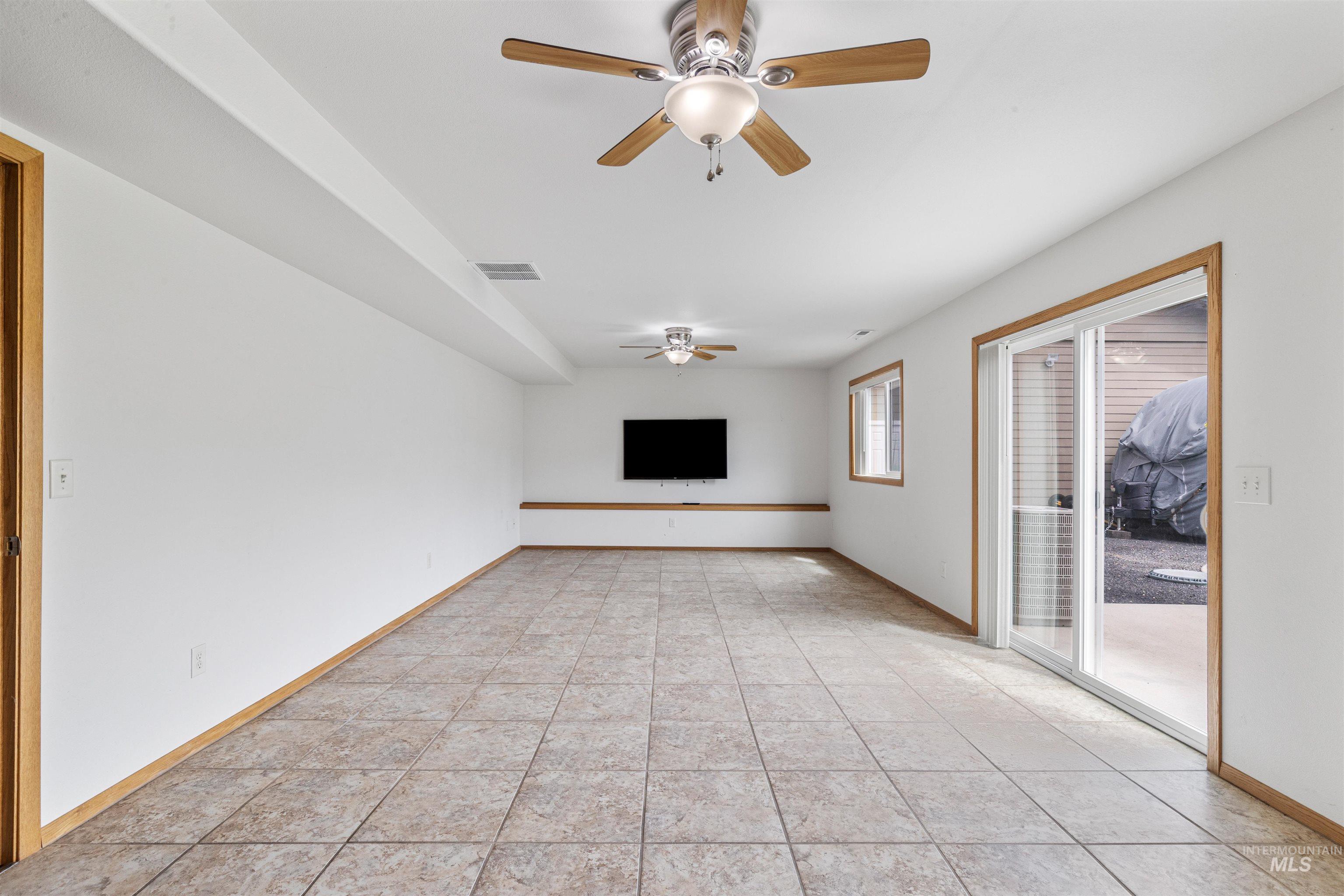 2245 Pitchstone Dr, Clarkston, Washington 99403, 4 Bedrooms, 3 Bathrooms, Residential For Sale, Price $577,500, 98976447