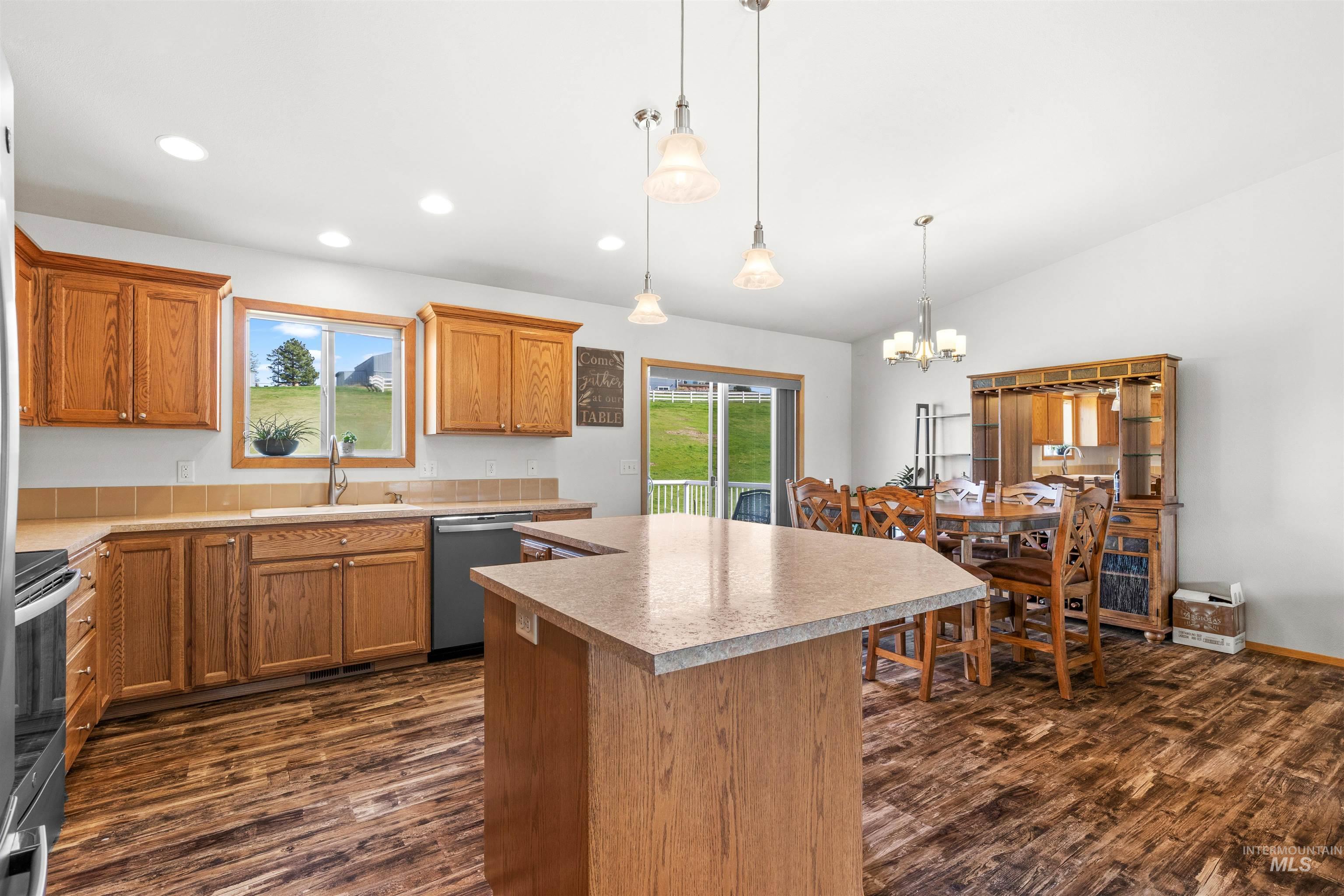 2245 Pitchstone Dr, Clarkston, Washington 99403, 4 Bedrooms, 3 Bathrooms, Residential For Sale, Price $577,500, 98976447