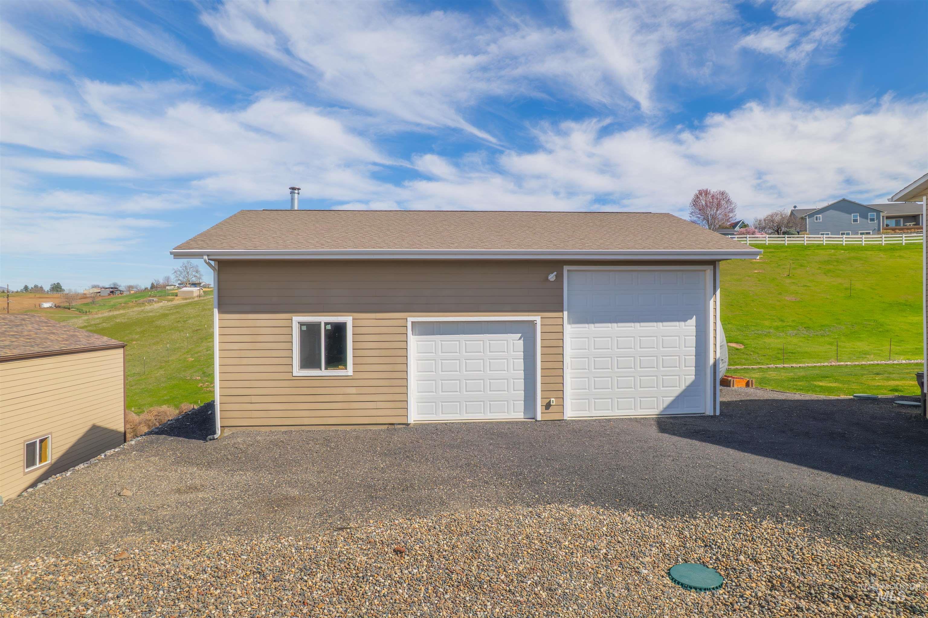 2245 Pitchstone Dr, Clarkston, Washington 99403, 4 Bedrooms, 3 Bathrooms, Residential For Sale, Price $557,000, 98976447