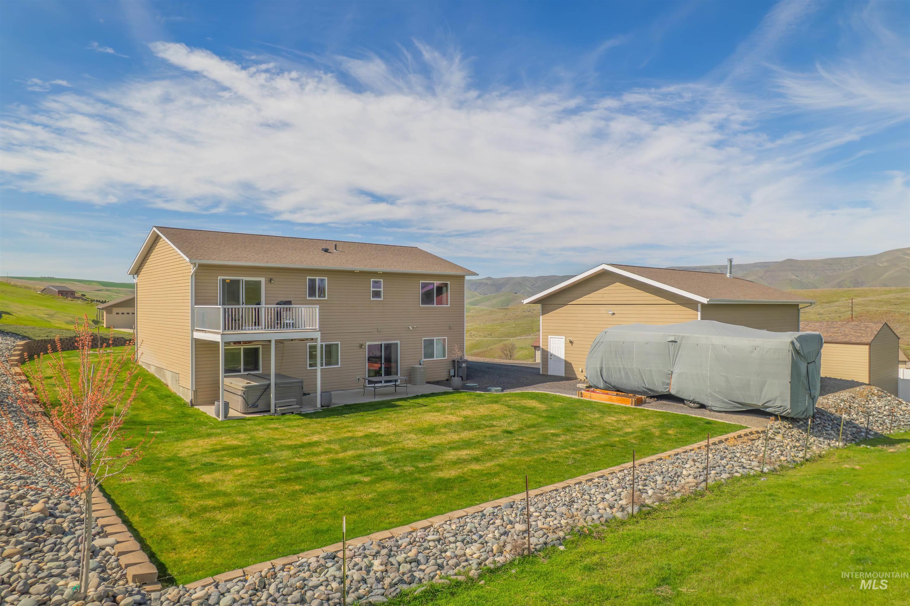 2245 Pitchstone Dr, Clarkston, Washington 99403, 4 Bedrooms, 3 Bathrooms, Residential For Sale, Price $577,500, 98976447