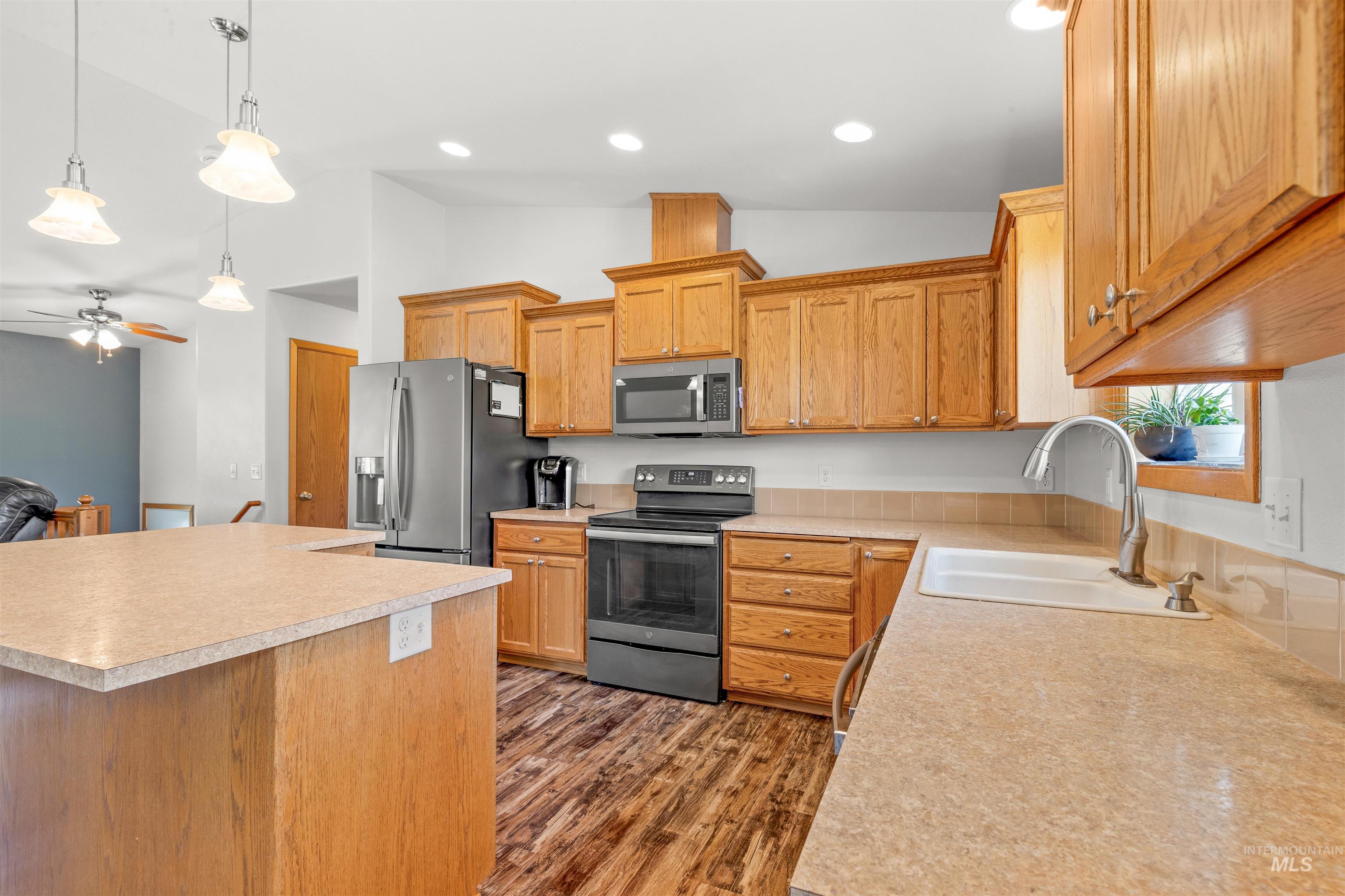 2245 Pitchstone Dr, Clarkston, Washington 99403, 4 Bedrooms, 3 Bathrooms, Residential For Sale, Price $577,500, 98976447