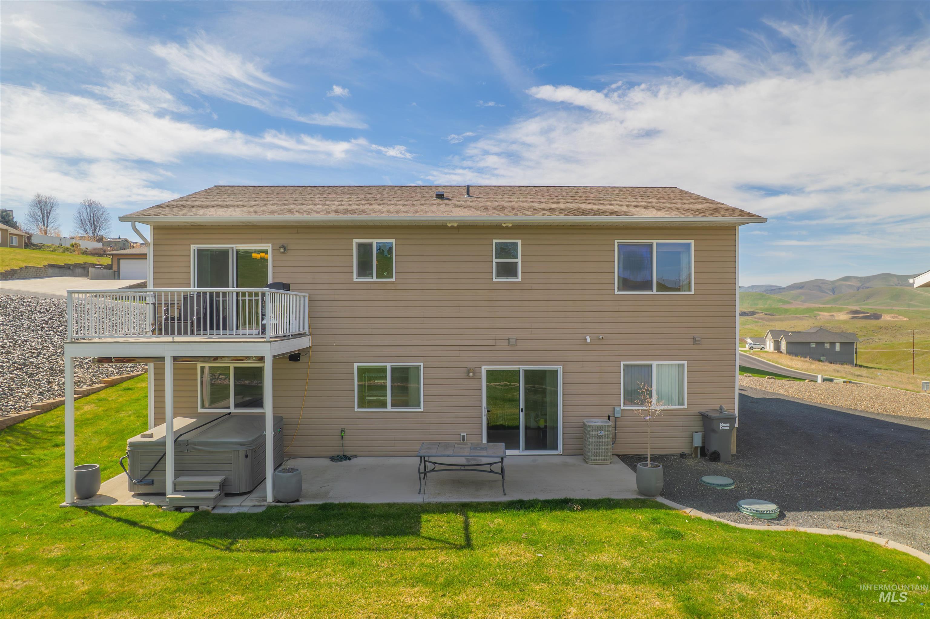 2245 Pitchstone Dr, Clarkston, Washington 99403, 4 Bedrooms, 3 Bathrooms, Residential For Sale, Price $557,000, 98976447