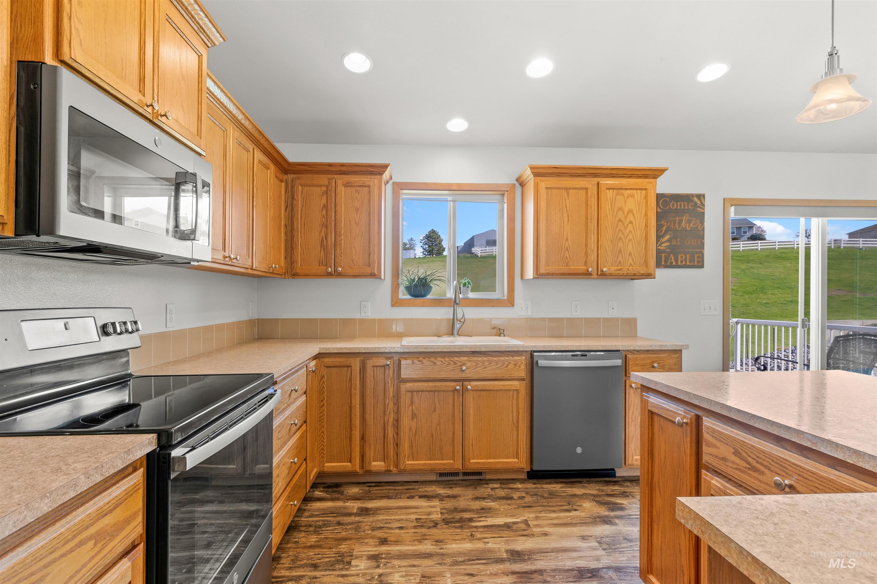 2245 Pitchstone Dr, Clarkston, Washington 99403, 4 Bedrooms, 3 Bathrooms, Residential For Sale, Price $557,000, 98976447