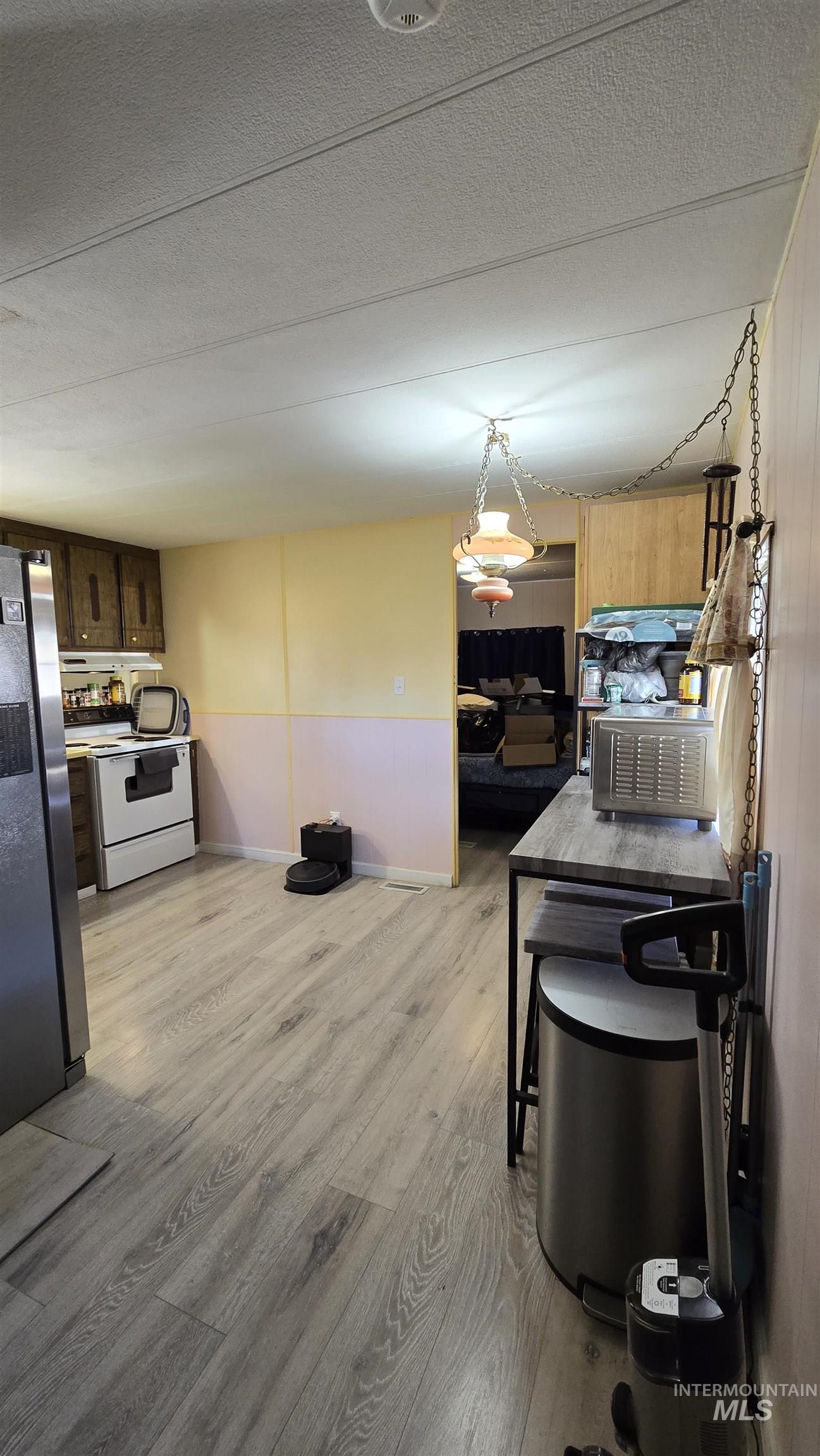 798 S. Dolson Lane, Eagle, Idaho 83616, 3 Bedrooms, 1.5 Bathrooms, Residential For Sale, Price $94,900, 98976448