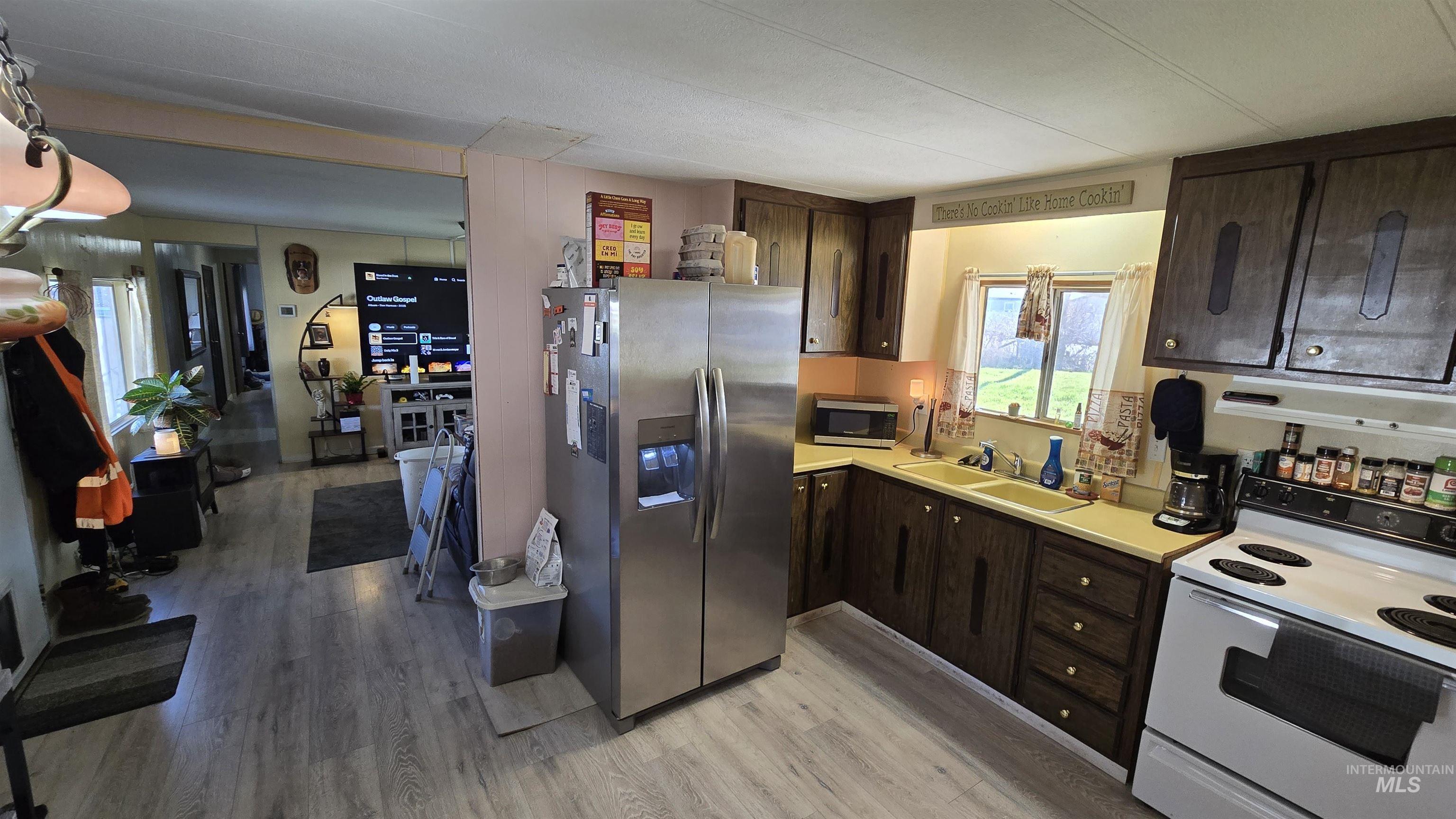 798 S. Dolson Lane, Eagle, Idaho 83616, 3 Bedrooms, 1.5 Bathrooms, Residential For Sale, Price $93,900,MLS 98976448