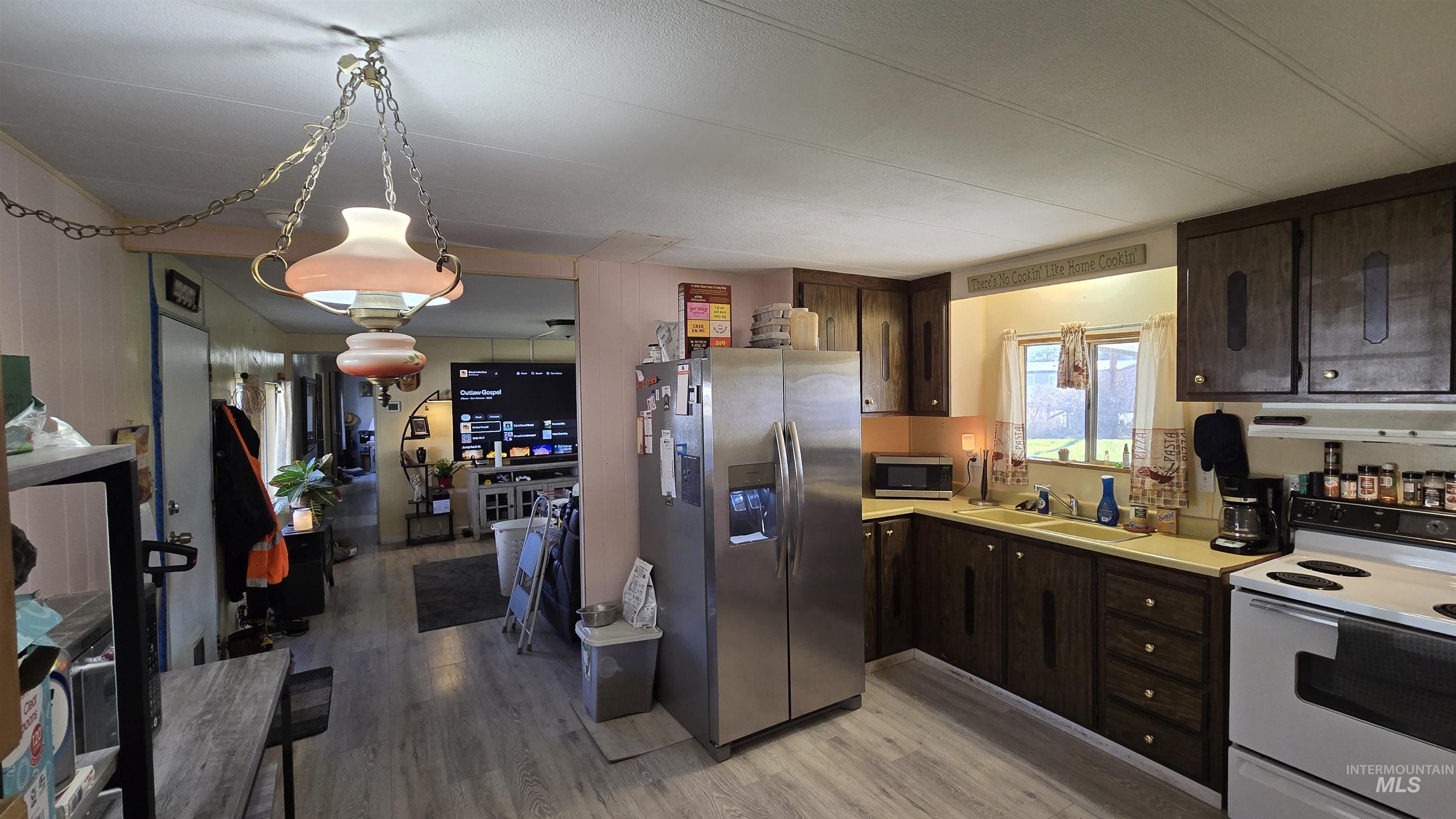 798 S. Dolson Lane, Eagle, Idaho 83616, 3 Bedrooms, 1.5 Bathrooms, Residential For Sale, Price $93,900,MLS 98976448