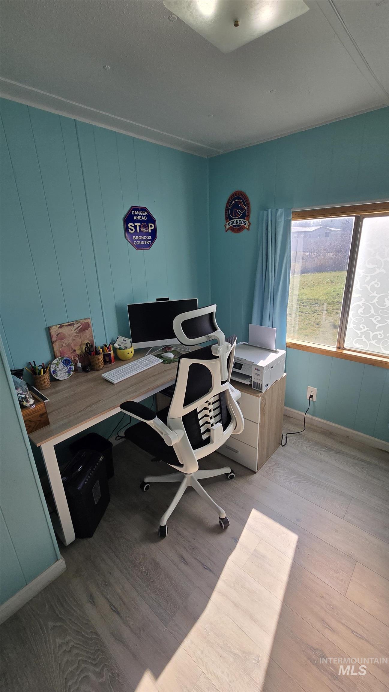 798 S. Dolson Lane, Eagle, Idaho 83616, 3 Bedrooms, 1.5 Bathrooms, Residential For Sale, Price $94,900, 98976448