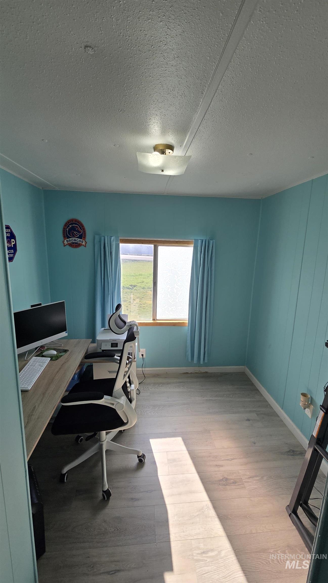 798 S. Dolson Lane, Eagle, Idaho 83616, 3 Bedrooms, 1.5 Bathrooms, Residential For Sale, Price $94,900, 98976448