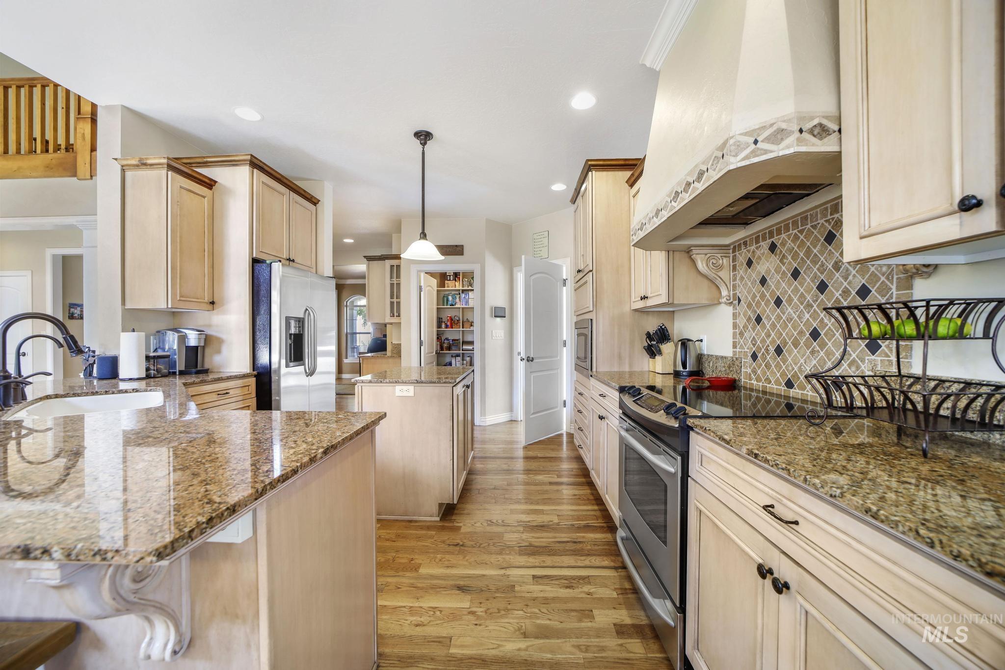 3408 Ridge Line Dr., Kimberly, Idaho 83341, 4 Bedrooms, 3.5 Bathrooms, Residential For Sale, Price $750,000, 98976449