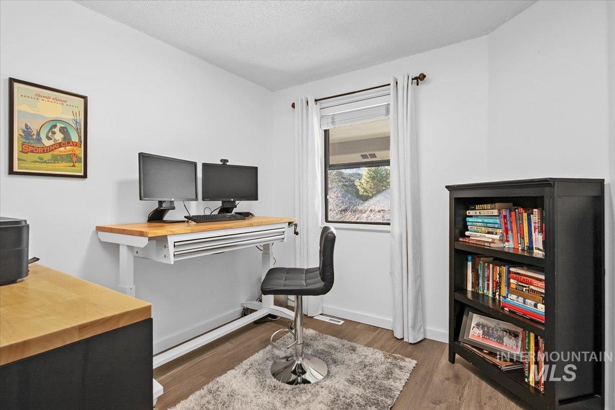 3651 S Gekeler Ln, Boise, Idaho 83706, 3 Bedrooms, 2 Bathrooms, Residential For Sale, Price $397,000, 98976451