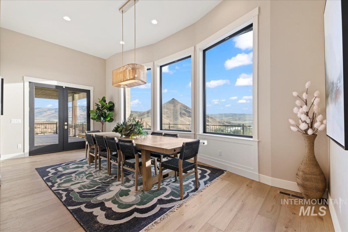 8011 Westridge Ln, Emmett, Idaho 83617, 5 Bedrooms, 4.5 Bathrooms, Residential For Sale, Price $2,790,000, 98976454