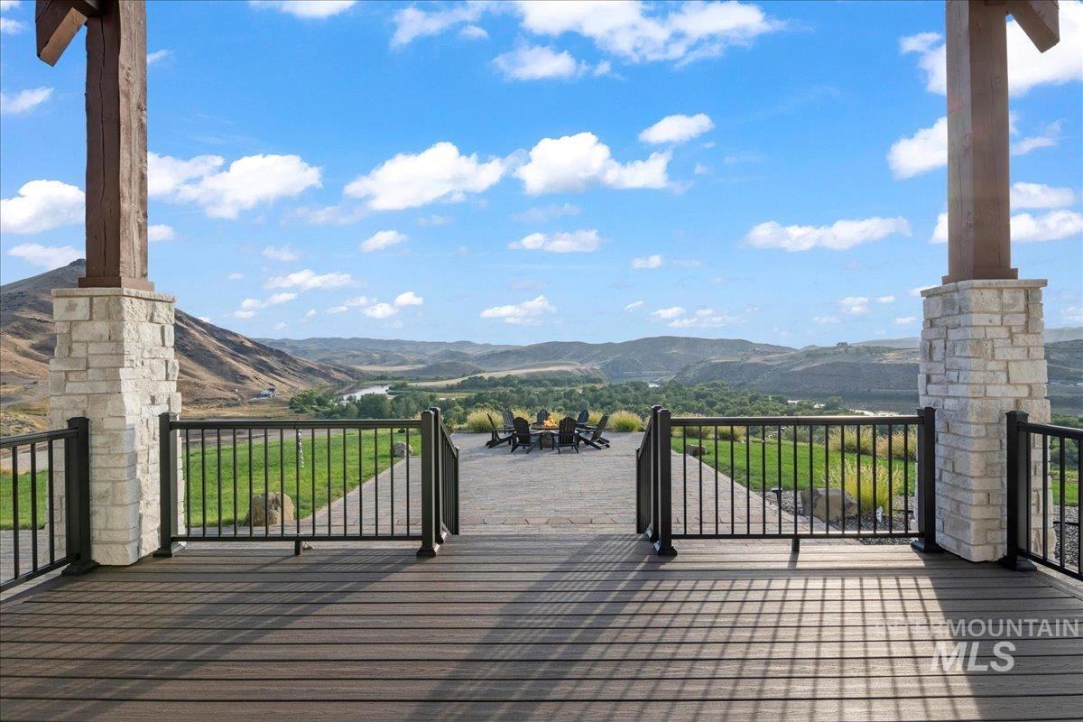 8011 Westridge Ln, Emmett, Idaho 83617, 5 Bedrooms, 4.5 Bathrooms, Residential For Sale, Price $2,790,000, 98976454