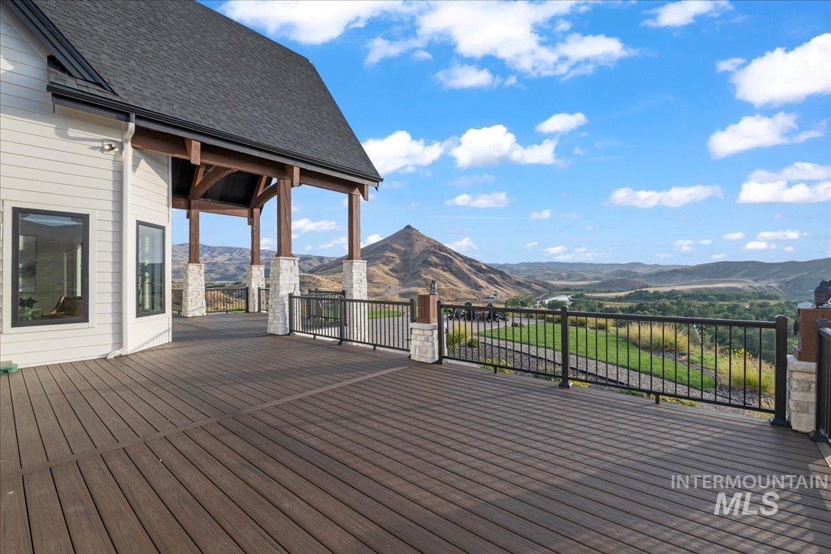 8011 Westridge Ln, Emmett, Idaho 83617, 5 Bedrooms, 4.5 Bathrooms, Residential For Sale, Price $2,790,000, 98976454