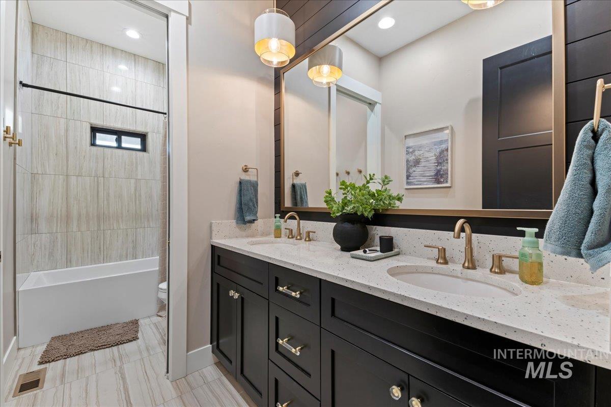 8011 Westridge Ln, Emmett, Idaho 83617, 5 Bedrooms, 4.5 Bathrooms, Residential For Sale, Price $2,790,000, 98976454