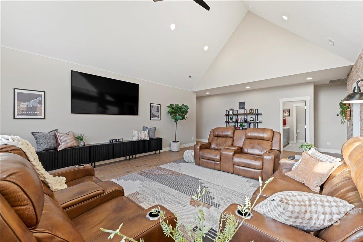 8011 Westridge Ln, Emmett, Idaho 83617, 5 Bedrooms, 4.5 Bathrooms, Residential For Sale, Price $2,790,000, 98976454