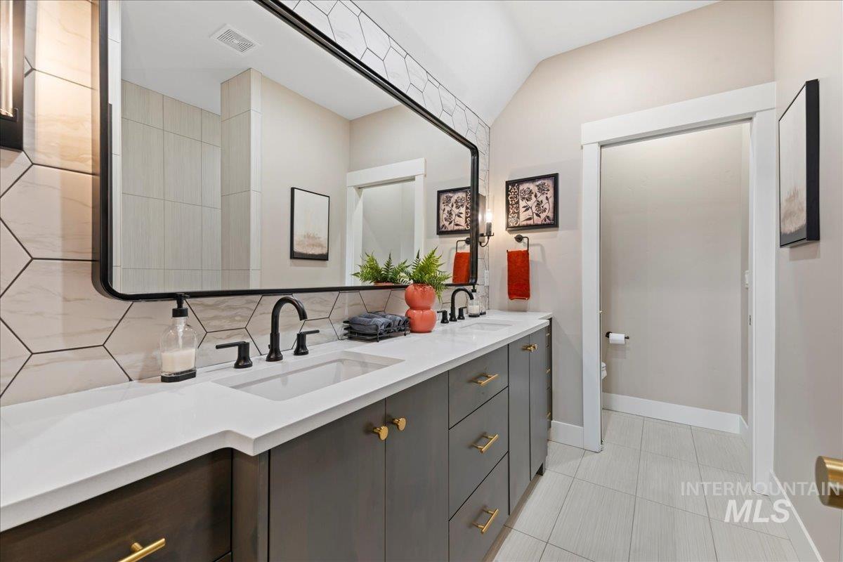 8011 Westridge Ln, Emmett, Idaho 83617, 5 Bedrooms, 4.5 Bathrooms, Residential For Sale, Price $2,790,000, 98976454