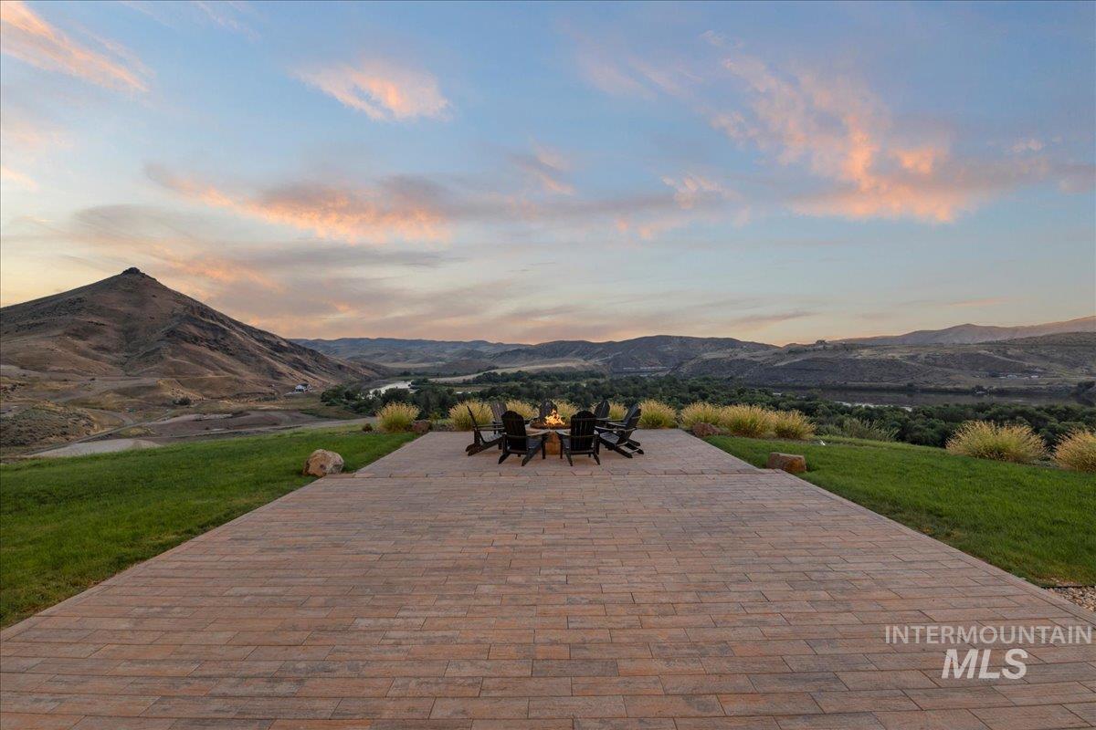 8011 Westridge Ln, Emmett, Idaho 83617, 5 Bedrooms, 4.5 Bathrooms, Residential For Sale, Price $2,790,000, 98976454