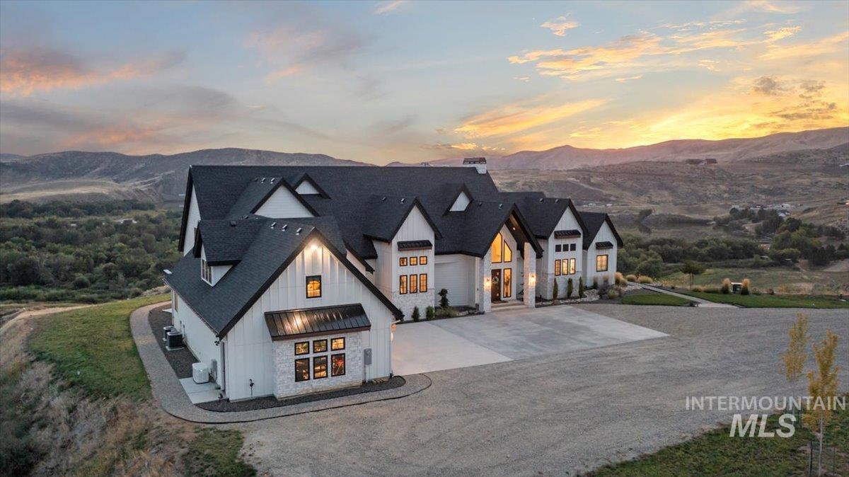 8011 Westridge Ln, Emmett, Idaho 83617, 5 Bedrooms, 4.5 Bathrooms, Residential For Sale, Price $2,790,000, 98976454