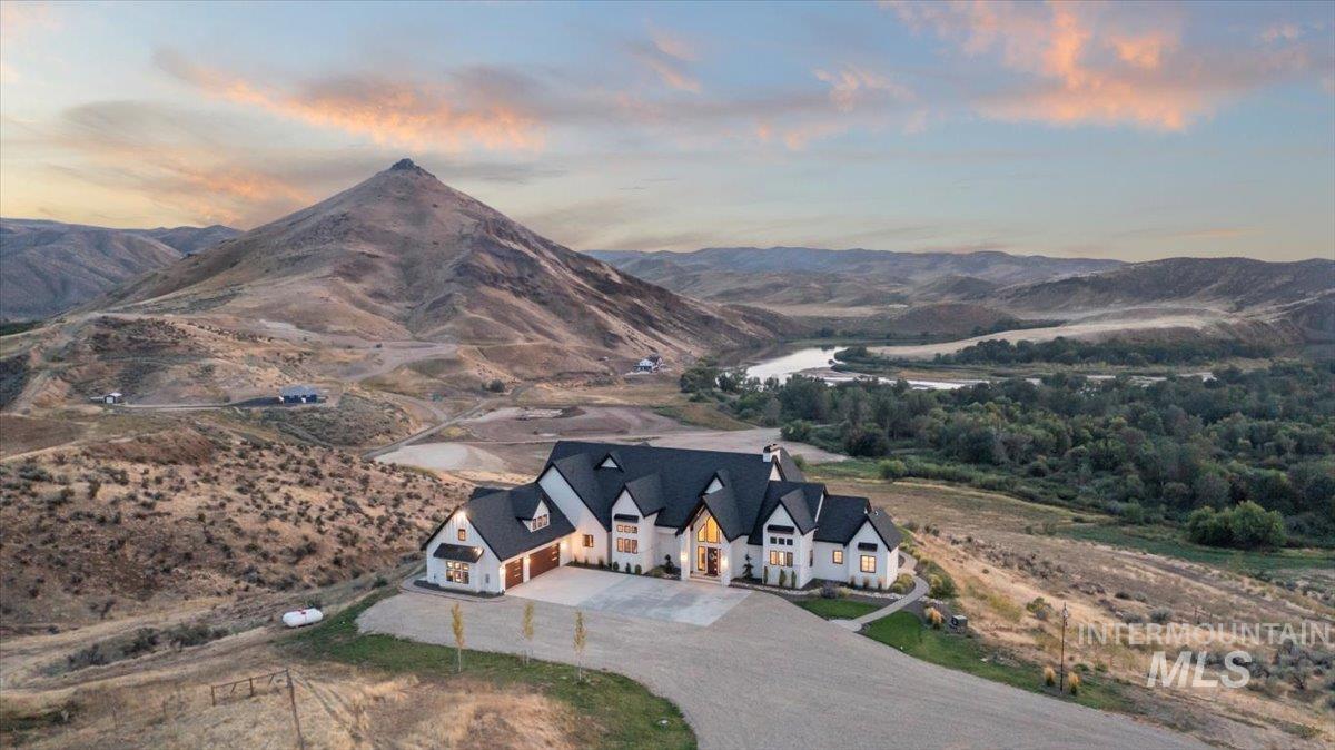 8011 Westridge Ln, Emmett, Idaho 83617, 5 Bedrooms, 4.5 Bathrooms, Residential For Sale, Price $2,790,000, 98976454
