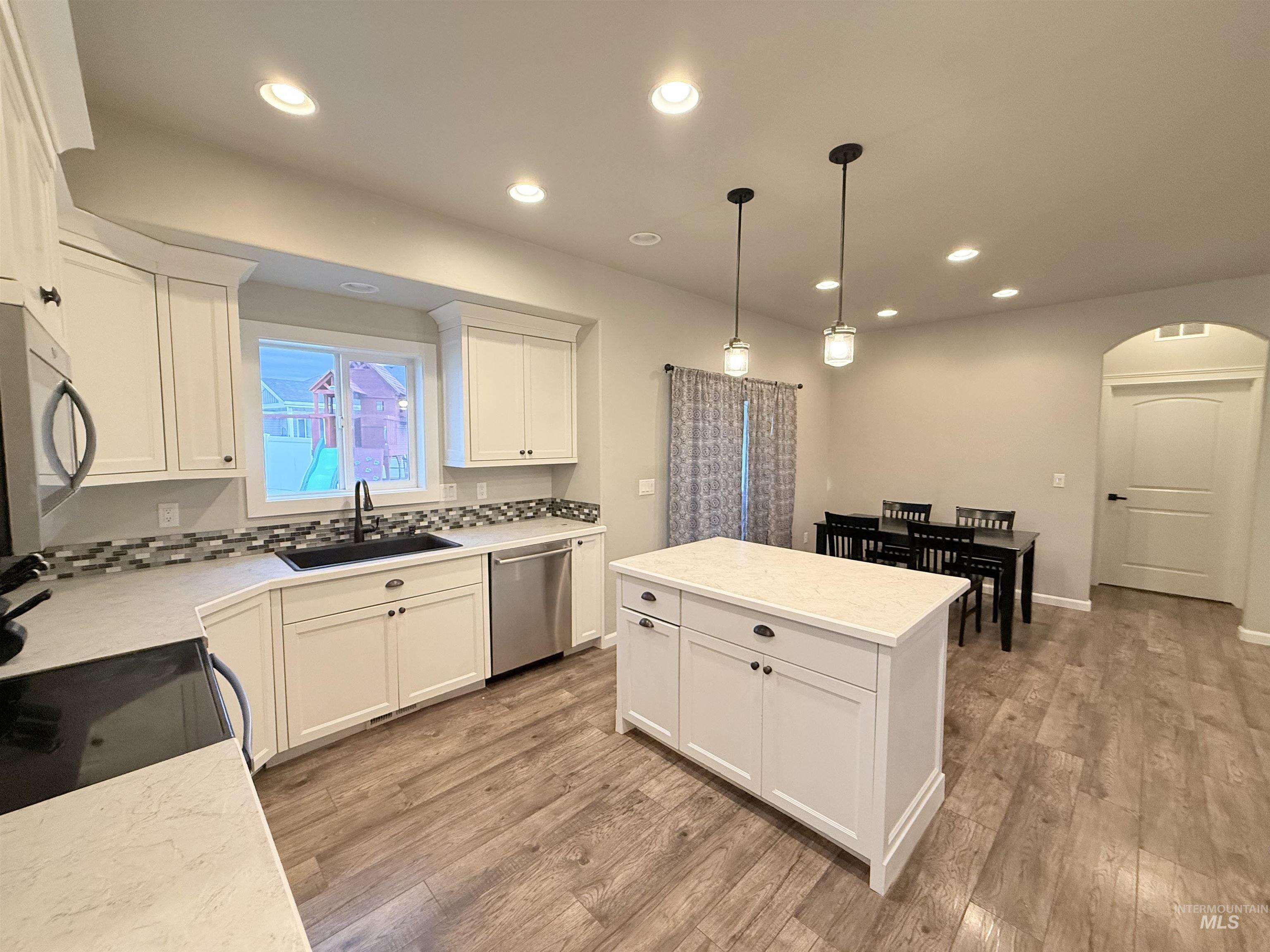 1079 Maplewood St, Burley, Idaho 83318, 4 Bedrooms, 2.5 Bathrooms, Residential For Sale, Price $394,000, 98976457