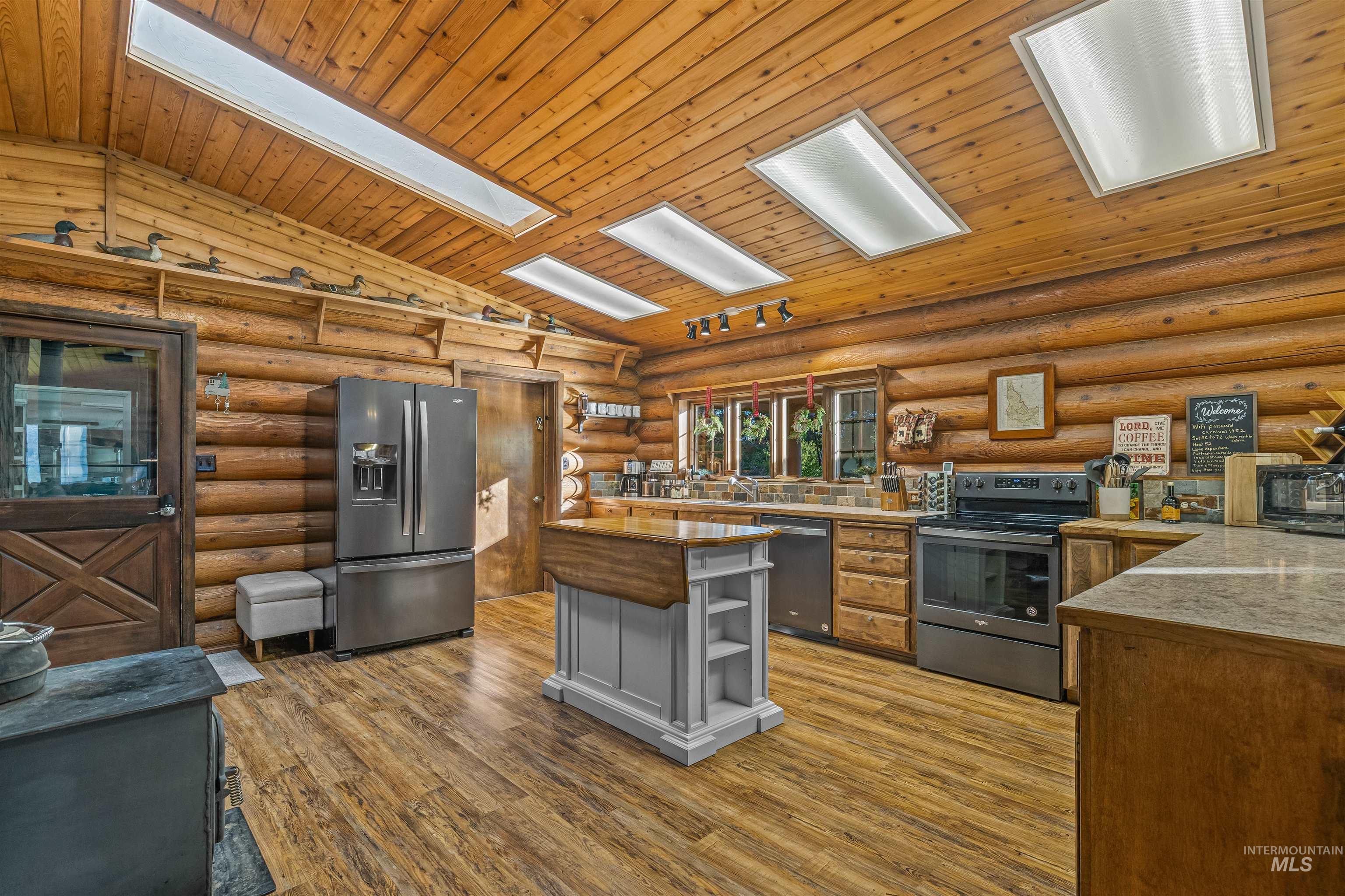 13706 Hwy 95 South, White Bird, Idaho 83554, 7 Bedrooms, 8 Bathrooms, Residential For Sale, Price $2,599,000, 98976458