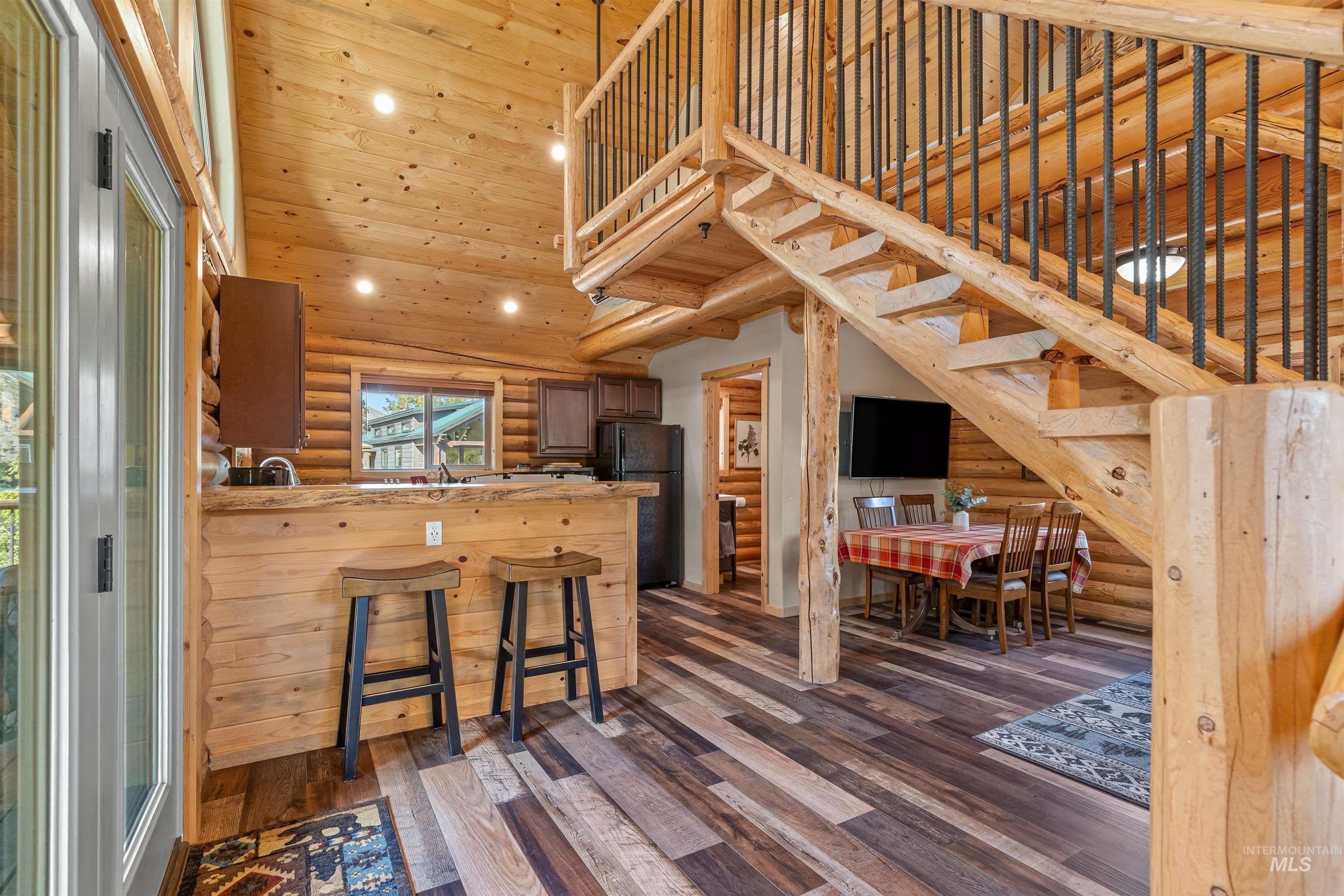 13706 Hwy 95 South, White Bird, Idaho 83554, 7 Bedrooms, 8 Bathrooms, Residential For Sale, Price $2,599,000, 98976458