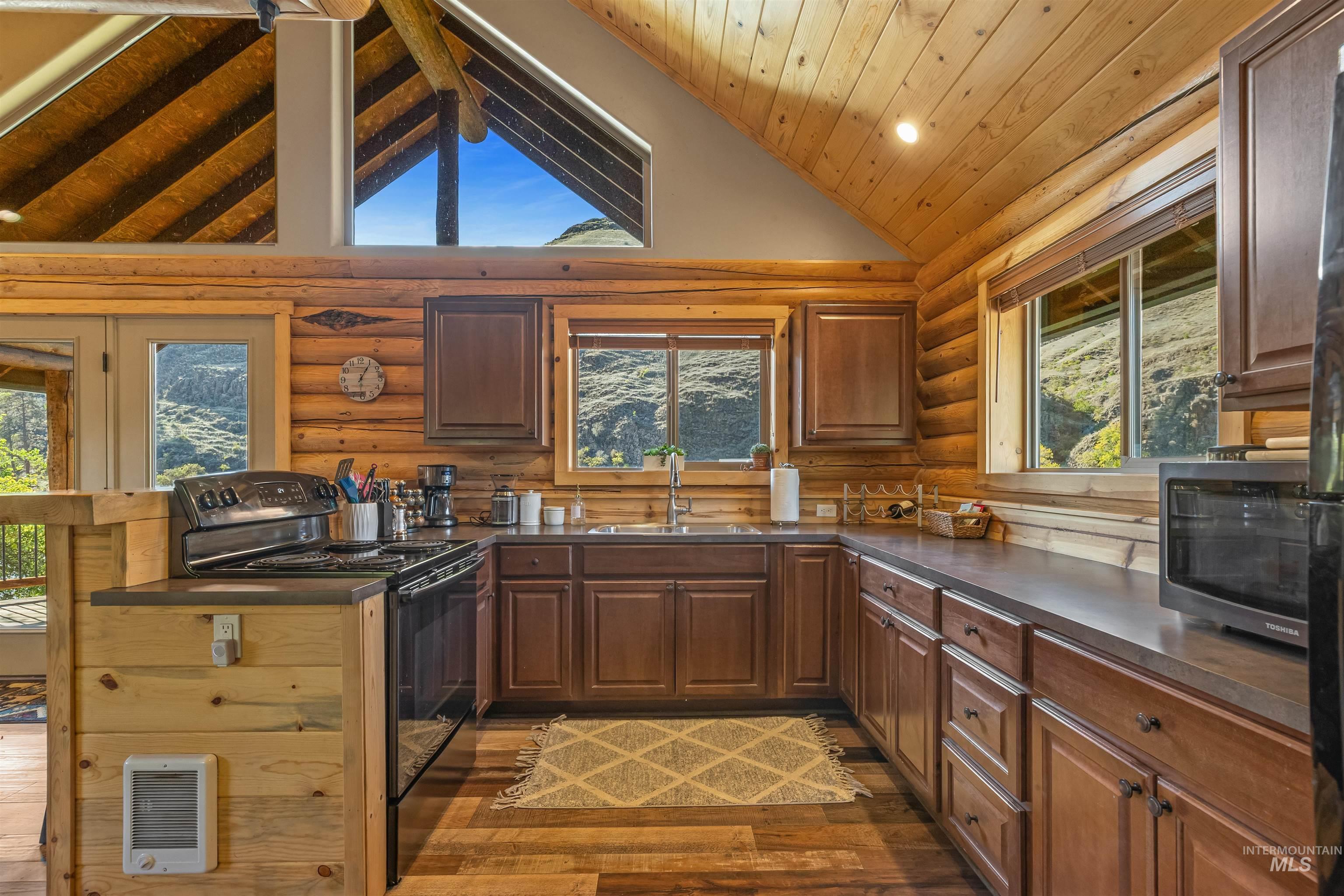 13706 Hwy 95 South, White Bird, Idaho 83554, 7 Bedrooms, 8 Bathrooms, Residential For Sale, Price $2,599,000, 98976458