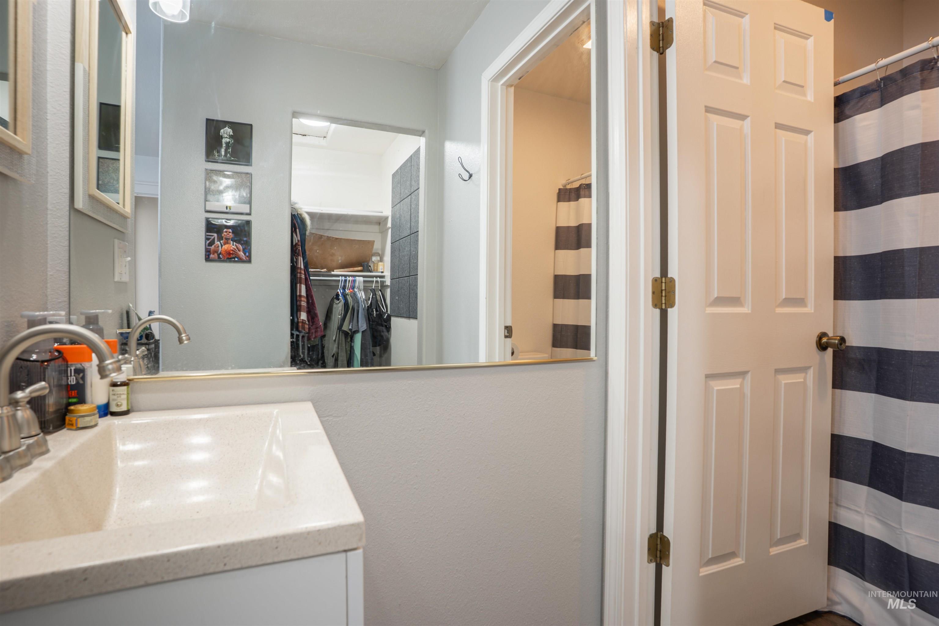 962 Sparks St N, Twin Falls, Idaho 83301, 3 Bedrooms, 2 Bathrooms, Residential For Sale, Price $320,000, 98976460