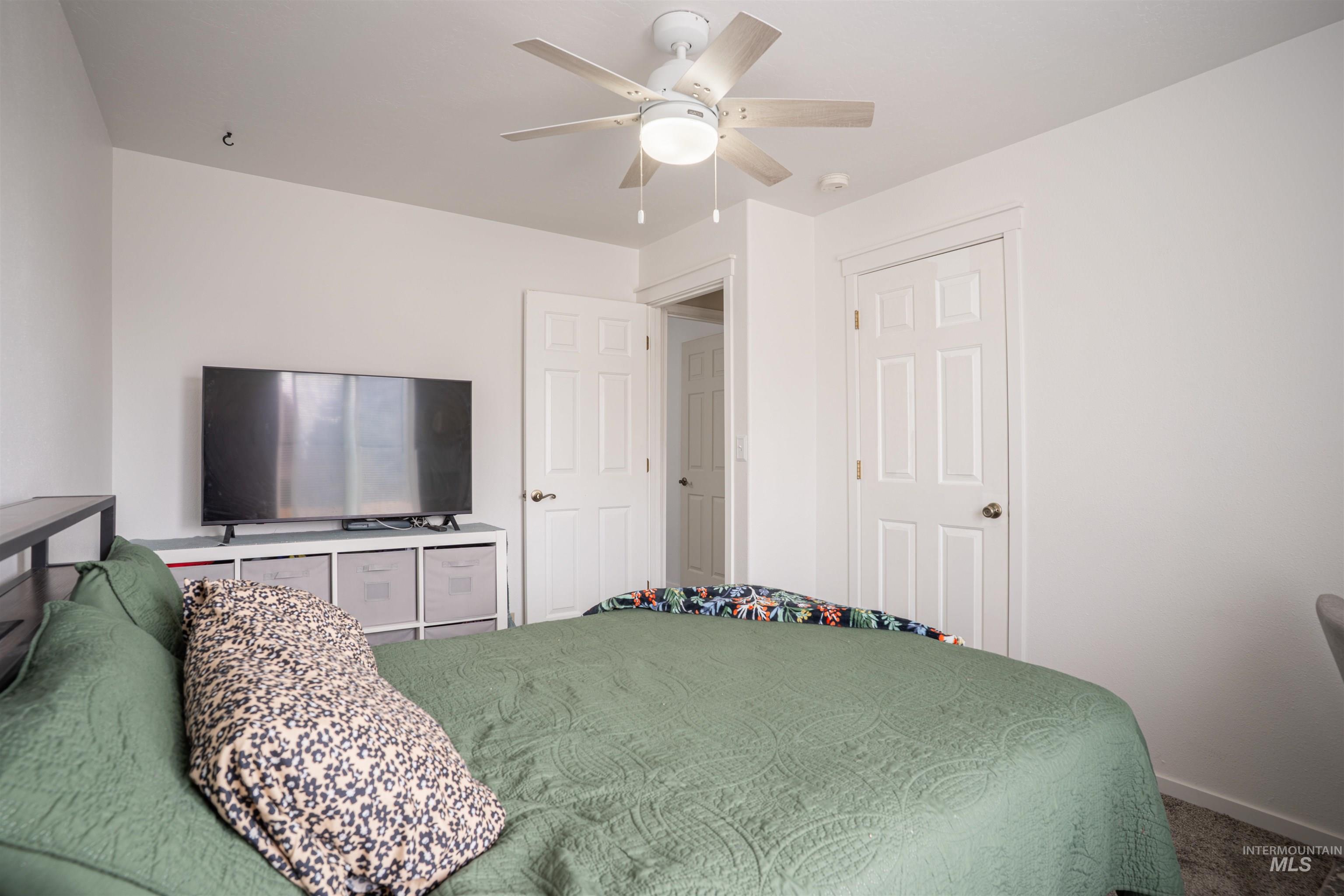 962 Sparks St N, Twin Falls, Idaho 83301, 3 Bedrooms, 2 Bathrooms, Residential For Sale, Price $320,000, 98976460