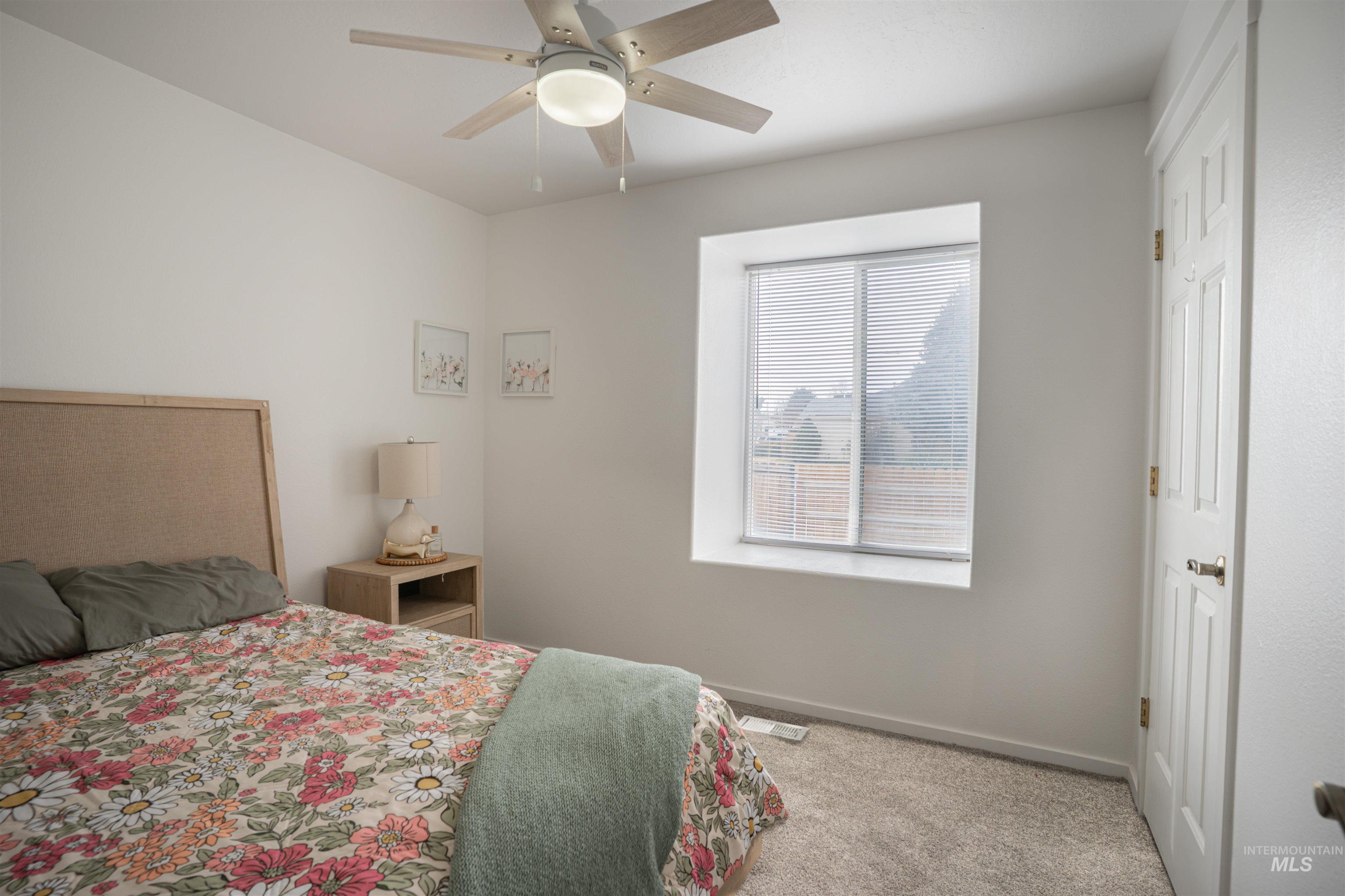 962 Sparks St N, Twin Falls, Idaho 83301, 3 Bedrooms, 2 Bathrooms, Residential For Sale, Price $320,000, 98976460