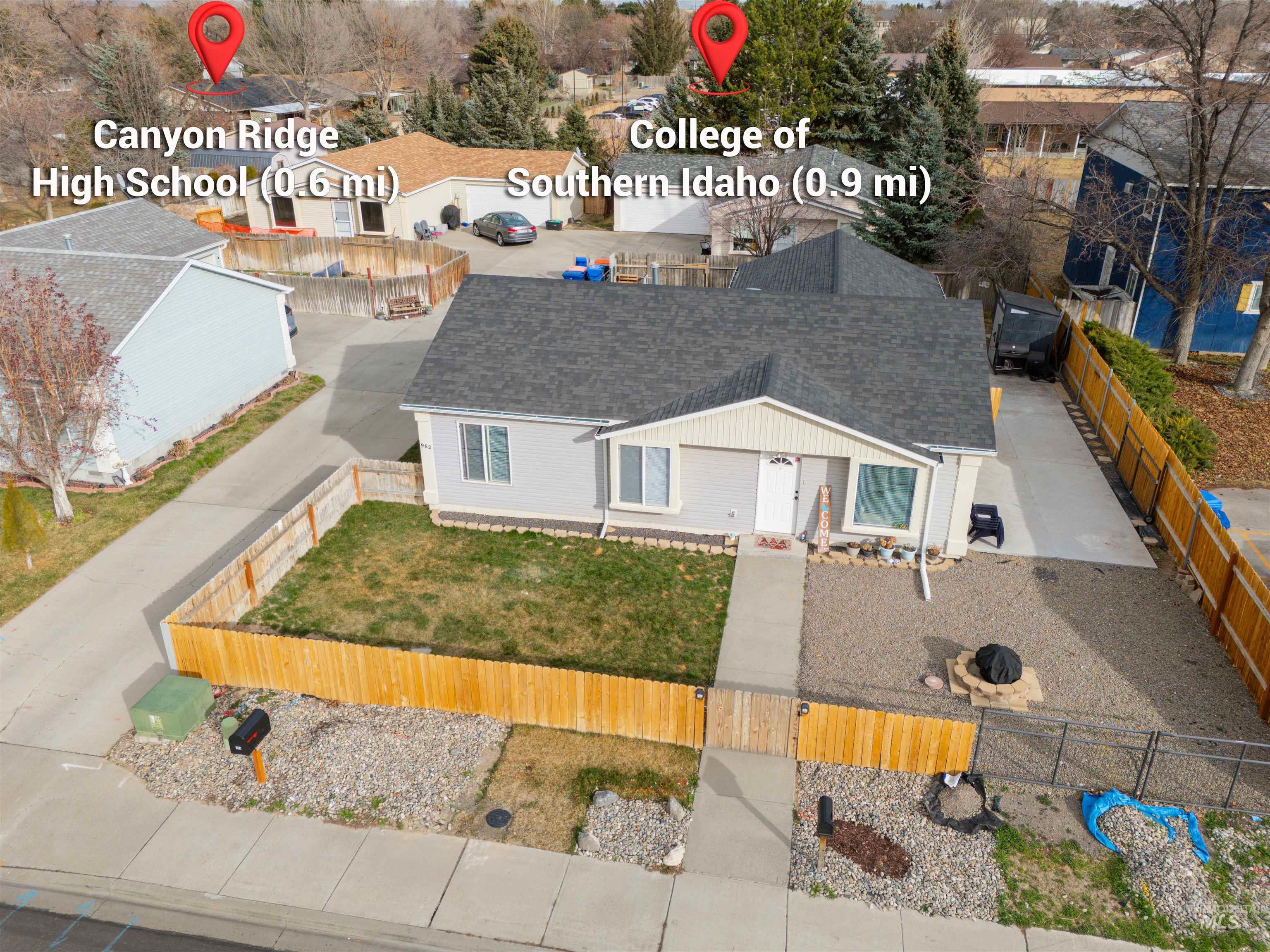 962 Sparks St N, Twin Falls, Idaho 83301, 3 Bedrooms, 2 Bathrooms, Residential For Sale, Price $320,000, 98976460