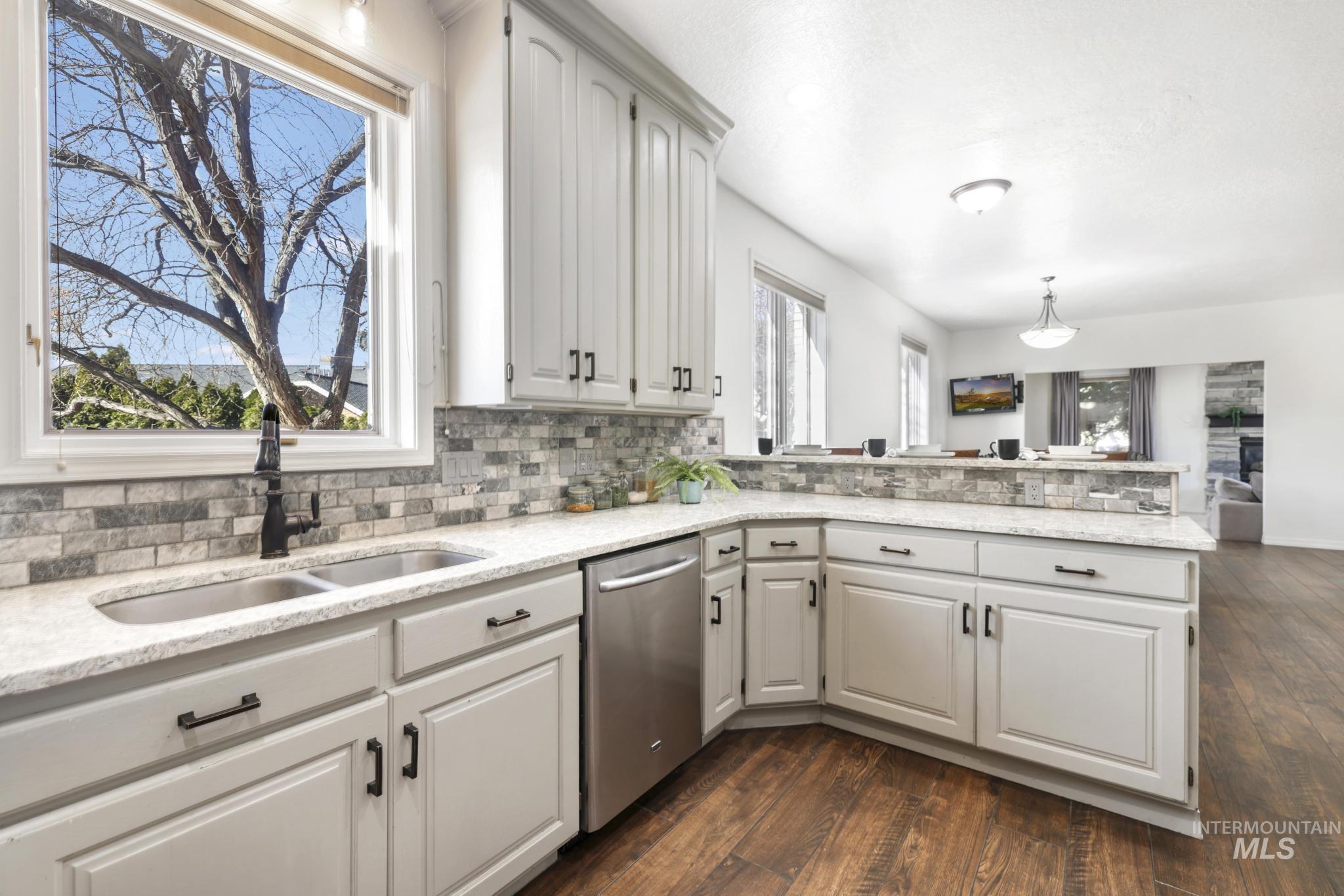 1888 Candleridge Dr., Twin Falls, Idaho 83301, 6 Bedrooms, 3.5 Bathrooms, Residential For Sale, Price $799,900, 98976463