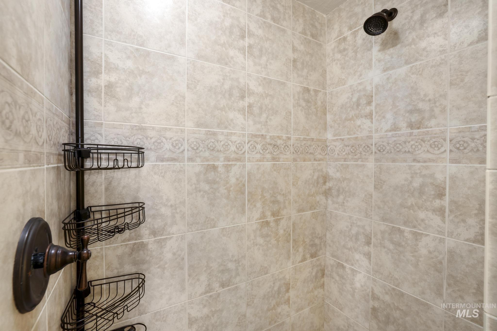 1888 Candleridge Dr., Twin Falls, Idaho 83301, 6 Bedrooms, 3.5 Bathrooms, Residential For Sale, Price $799,900, 98976463