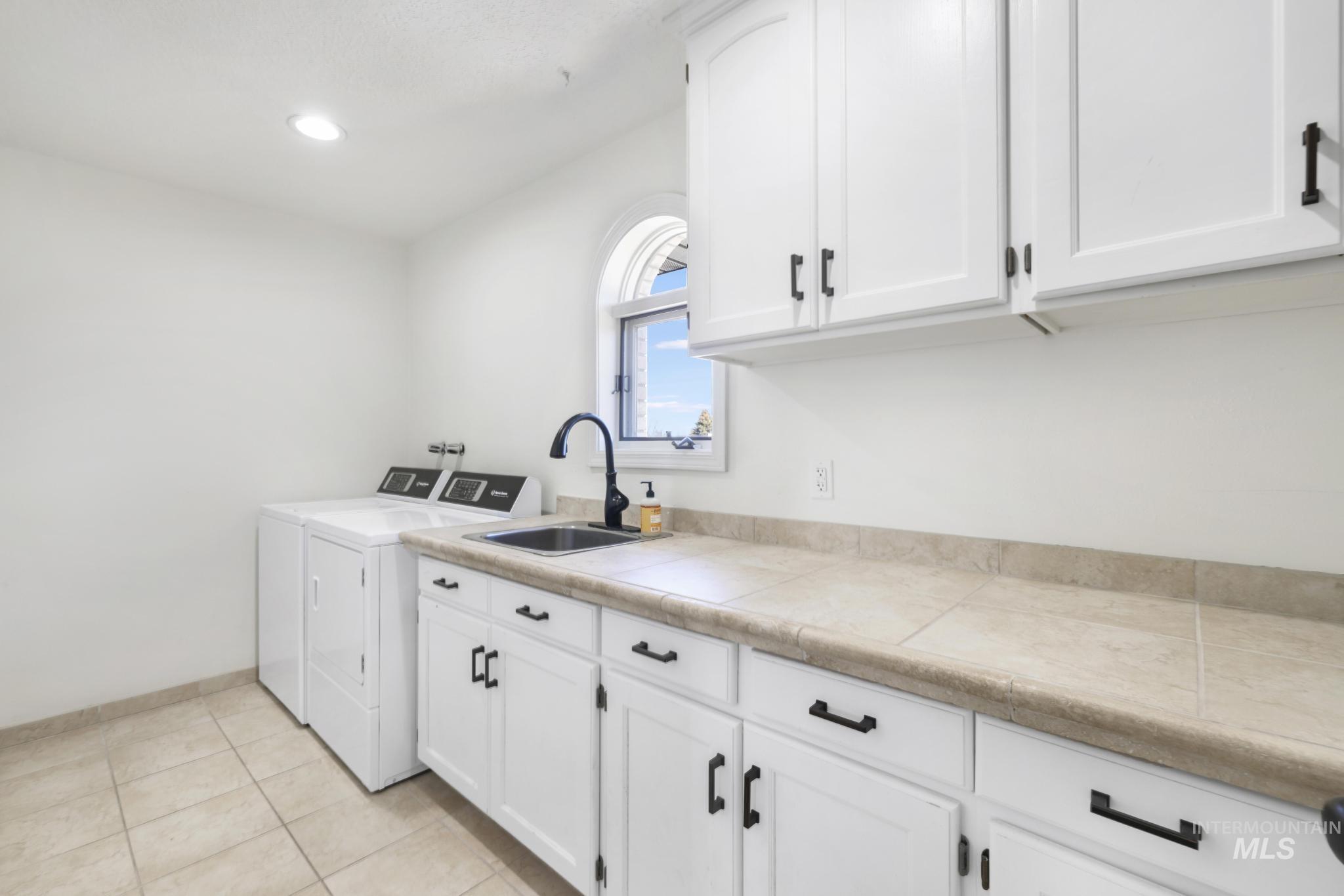 1888 Candleridge Dr., Twin Falls, Idaho 83301, 6 Bedrooms, 3.5 Bathrooms, Residential For Sale, Price $799,900, 98976463