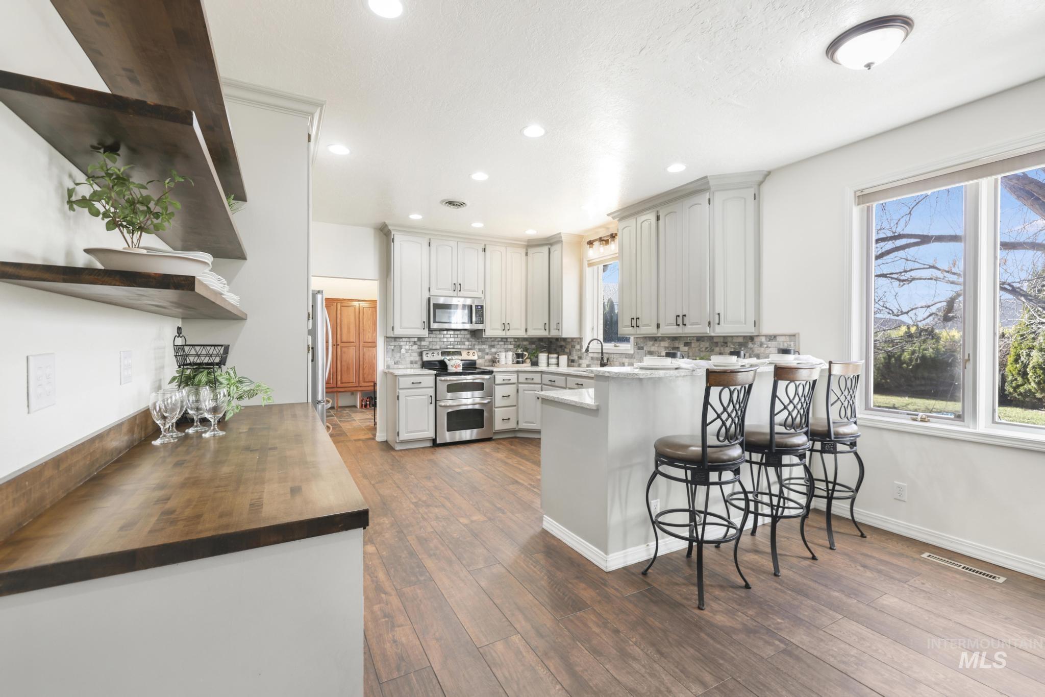 1888 Candleridge Dr., Twin Falls, Idaho 83301, 6 Bedrooms, 3.5 Bathrooms, Residential For Sale, Price $799,900, 98976463