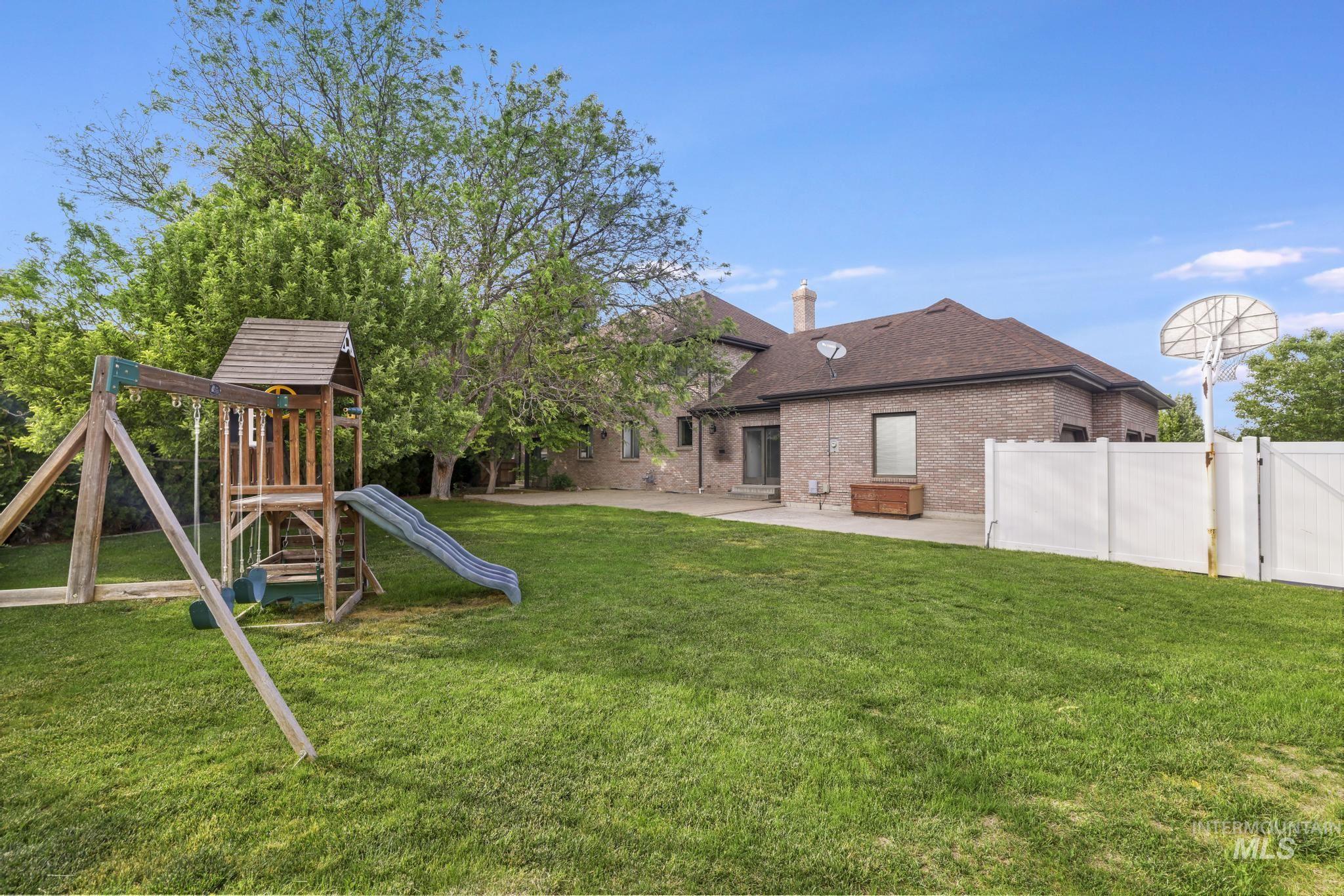 1888 Candleridge Dr., Twin Falls, Idaho 83301, 6 Bedrooms, 3.5 Bathrooms, Residential For Sale, Price $779,900, 98976463