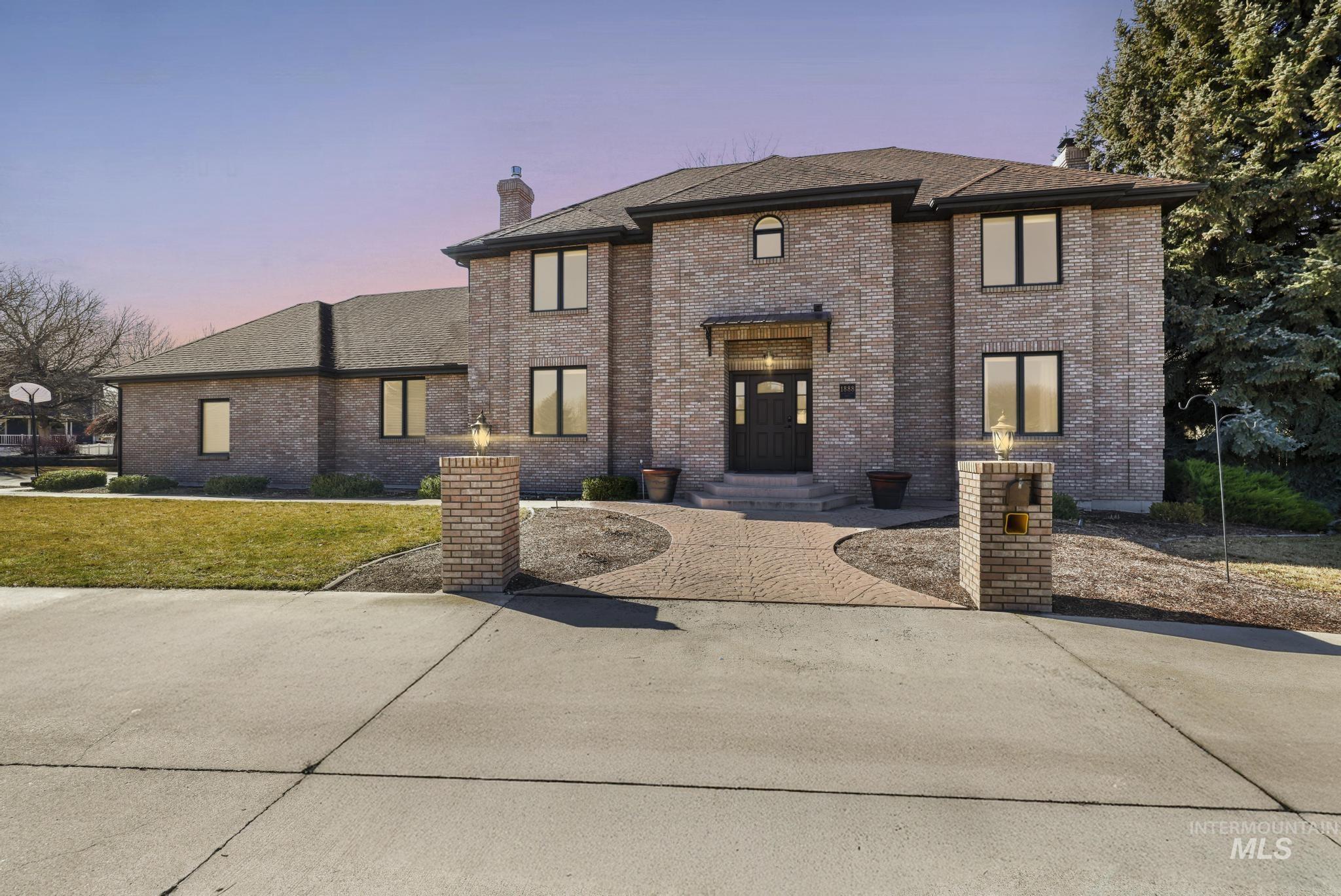 1888 Candleridge Dr., Twin Falls, Idaho 83301, 6 Bedrooms, 3.5 Bathrooms, Residential For Sale, Price $799,900, 98976463