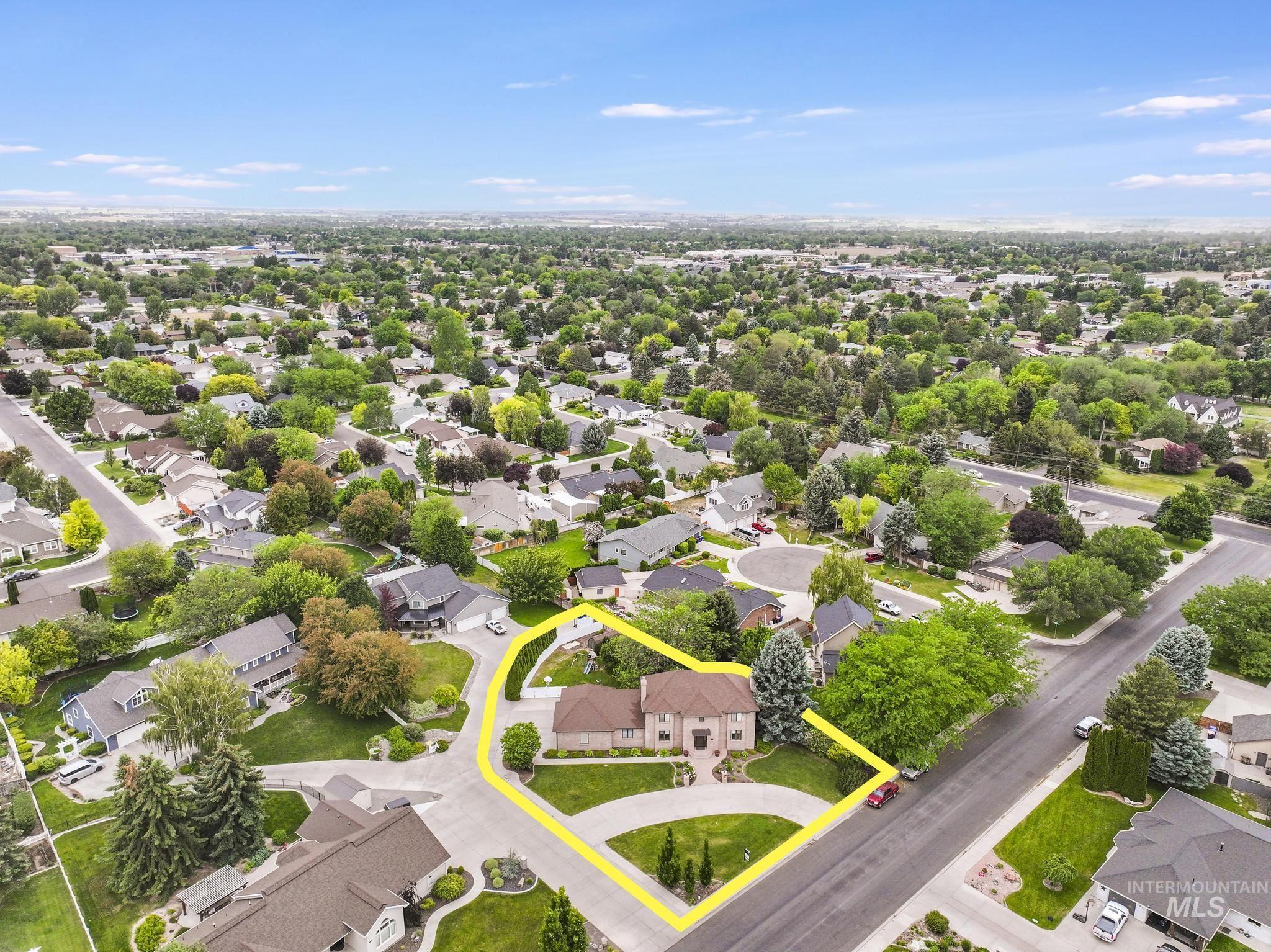 1888 Candleridge Dr., Twin Falls, Idaho 83301, 6 Bedrooms, 3.5 Bathrooms, Residential For Sale, Price $779,900, 98976463