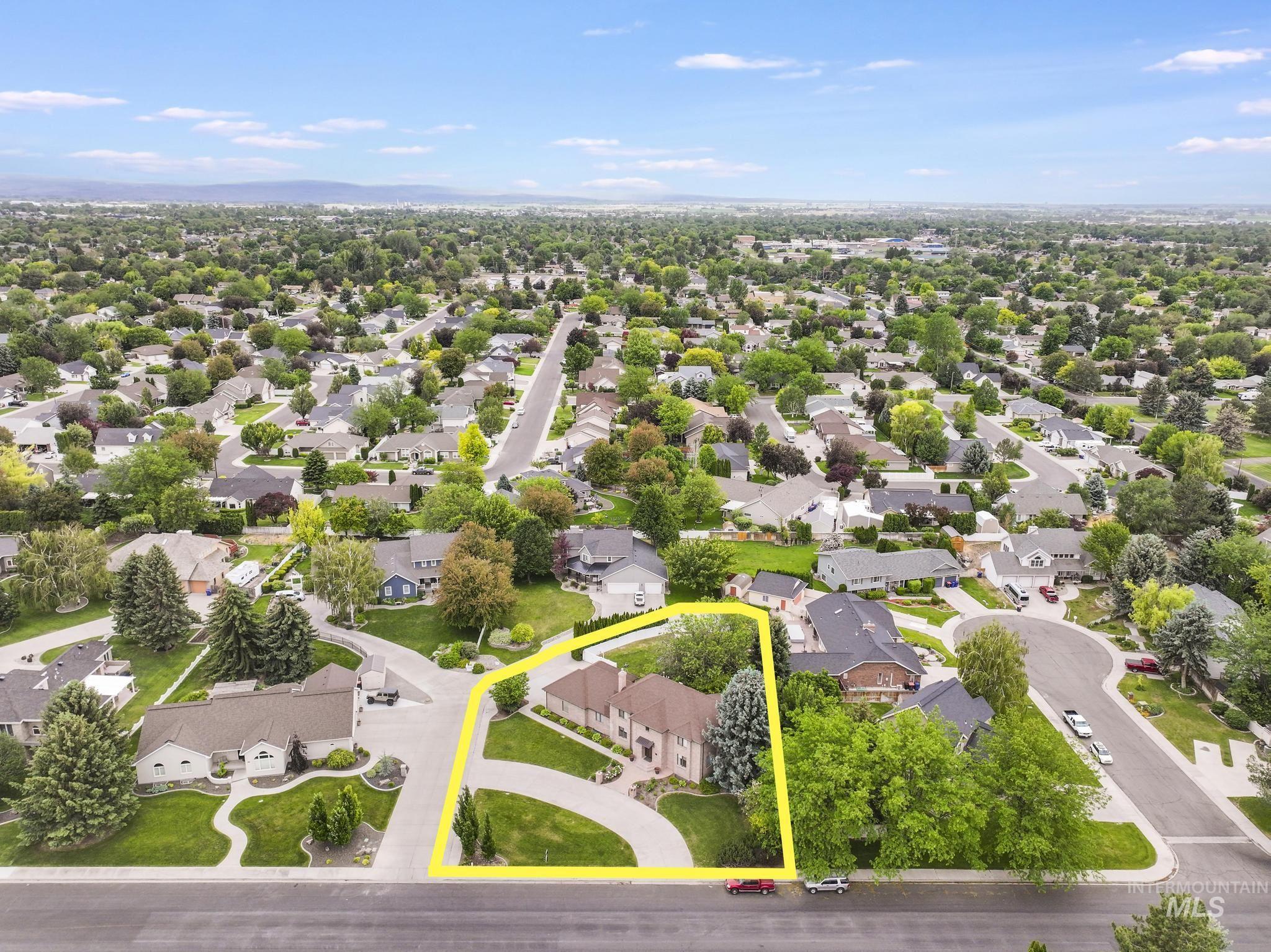 1888 Candleridge Dr., Twin Falls, Idaho 83301, 6 Bedrooms, 3.5 Bathrooms, Residential For Sale, Price $779,900, 98976463