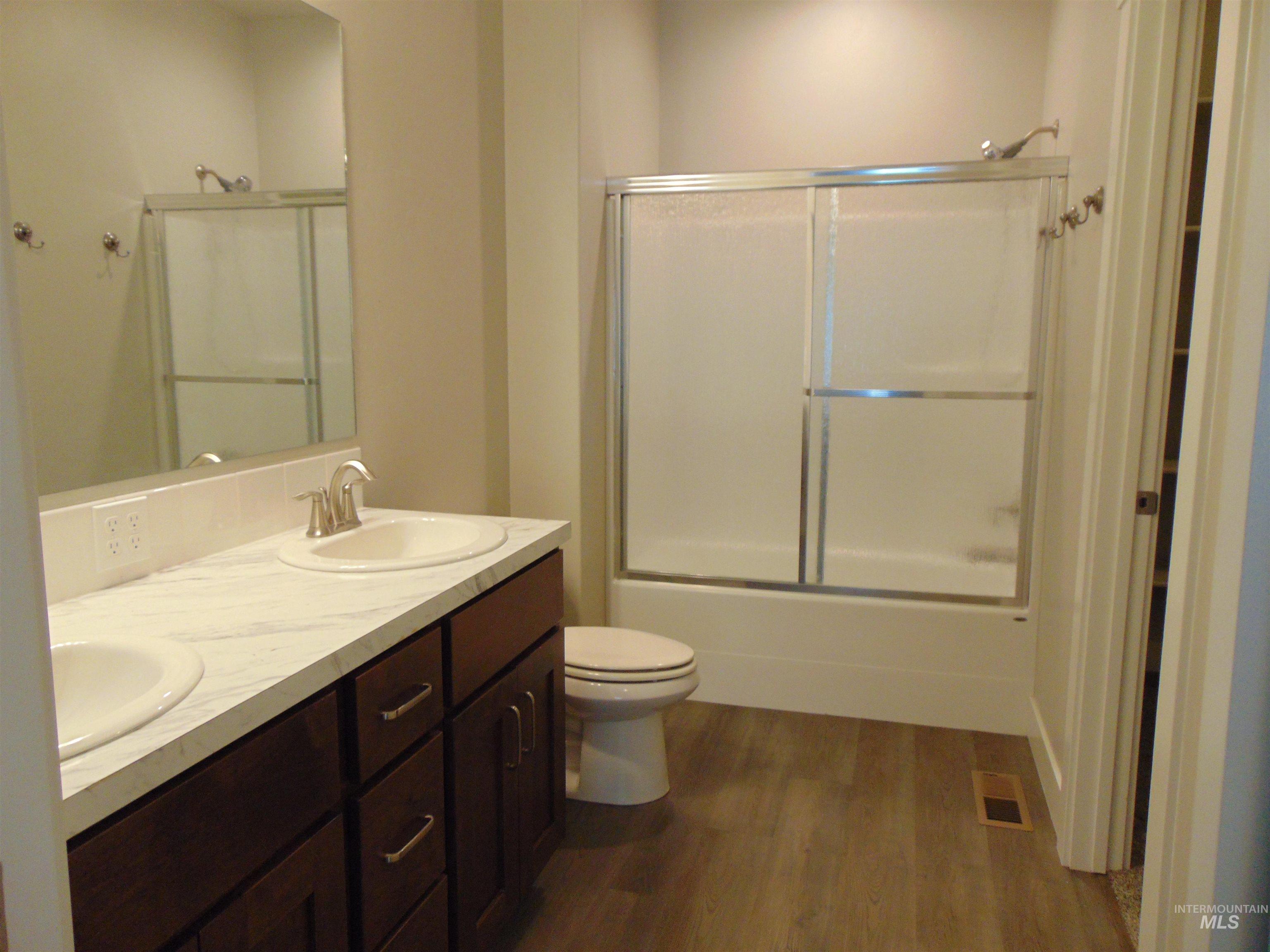 1488 W Idaho Ave., Ontario, Oregon 97914, 3 Bedrooms, 2 Bathrooms, Residential For Sale, Price $357,900, 98976465