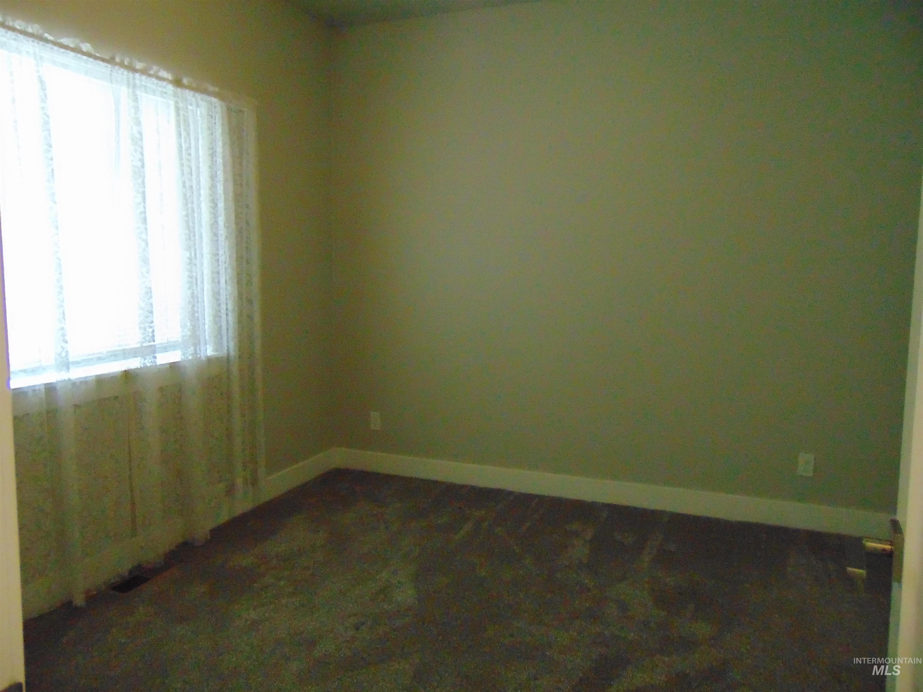 1488 W Idaho Ave., Ontario, Oregon 97914, 3 Bedrooms, 2 Bathrooms, Residential For Sale, Price $357,900, 98976465