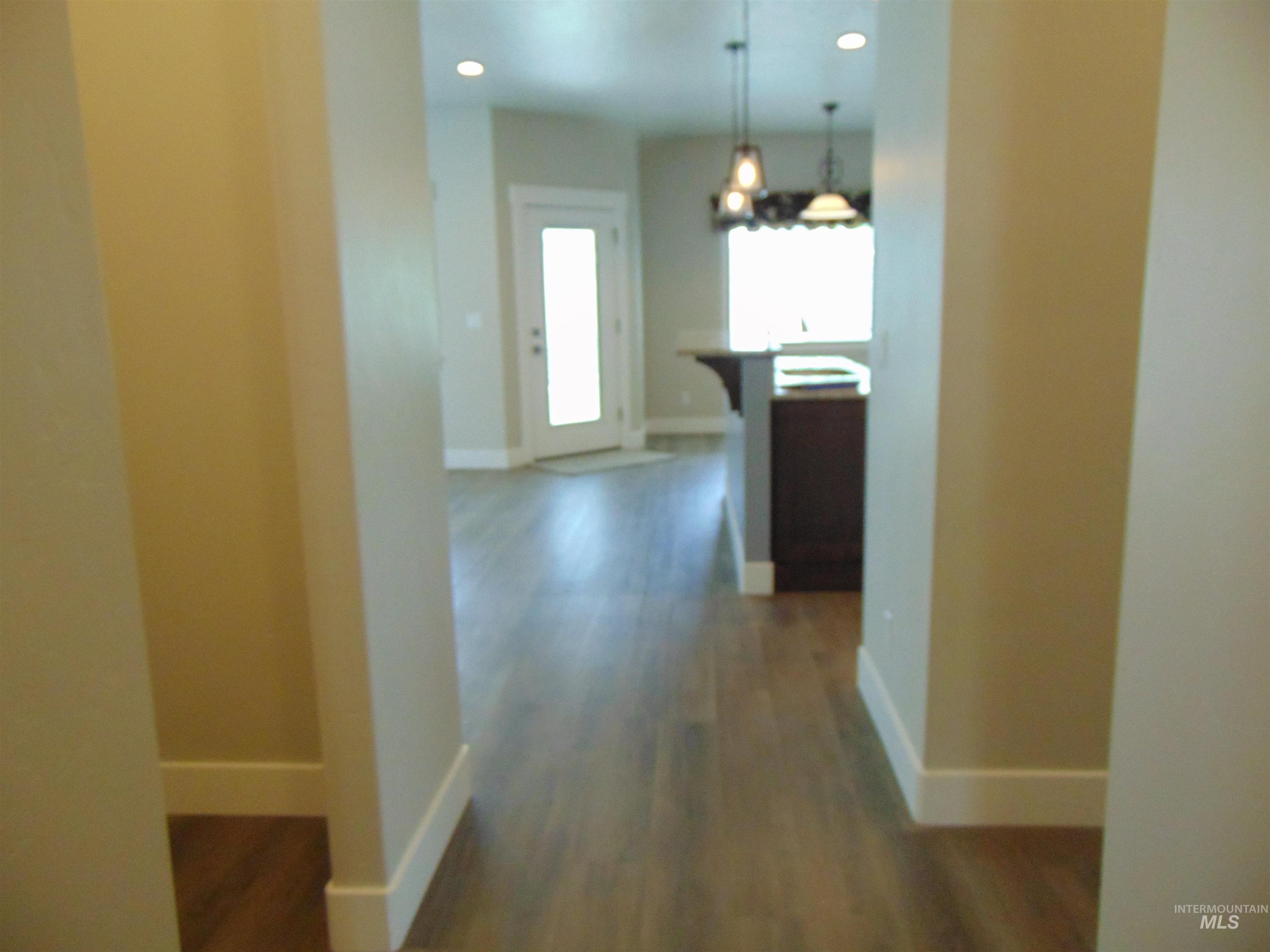 1488 W Idaho Ave., Ontario, Oregon 97914, 3 Bedrooms, 2 Bathrooms, Residential For Sale, Price $357,900, 98976465